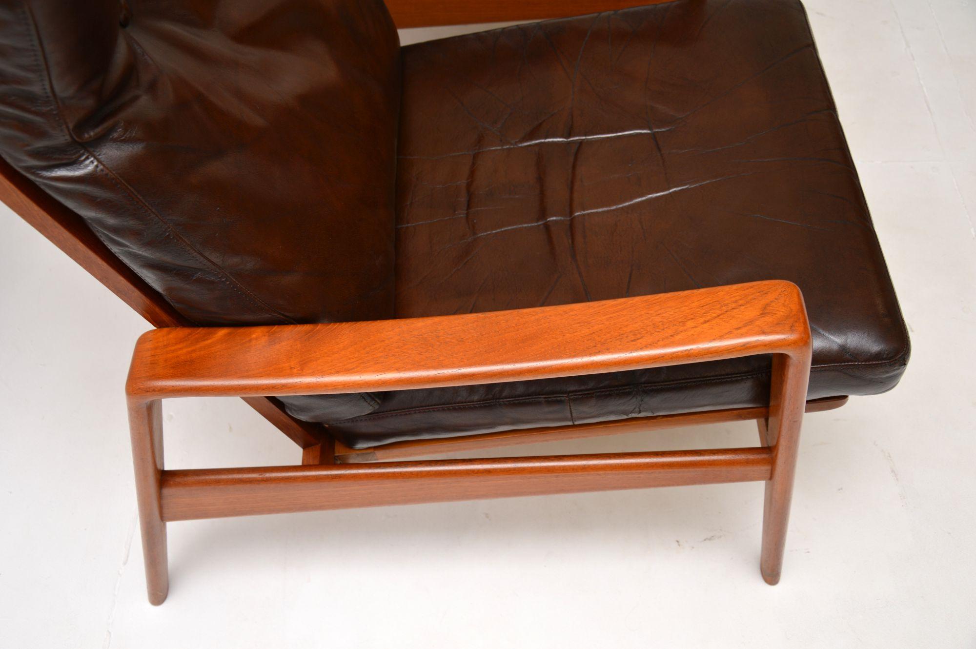Paire de fauteuils danois vintage en teck et cuir par Arne Wahl Iversen en vente 3