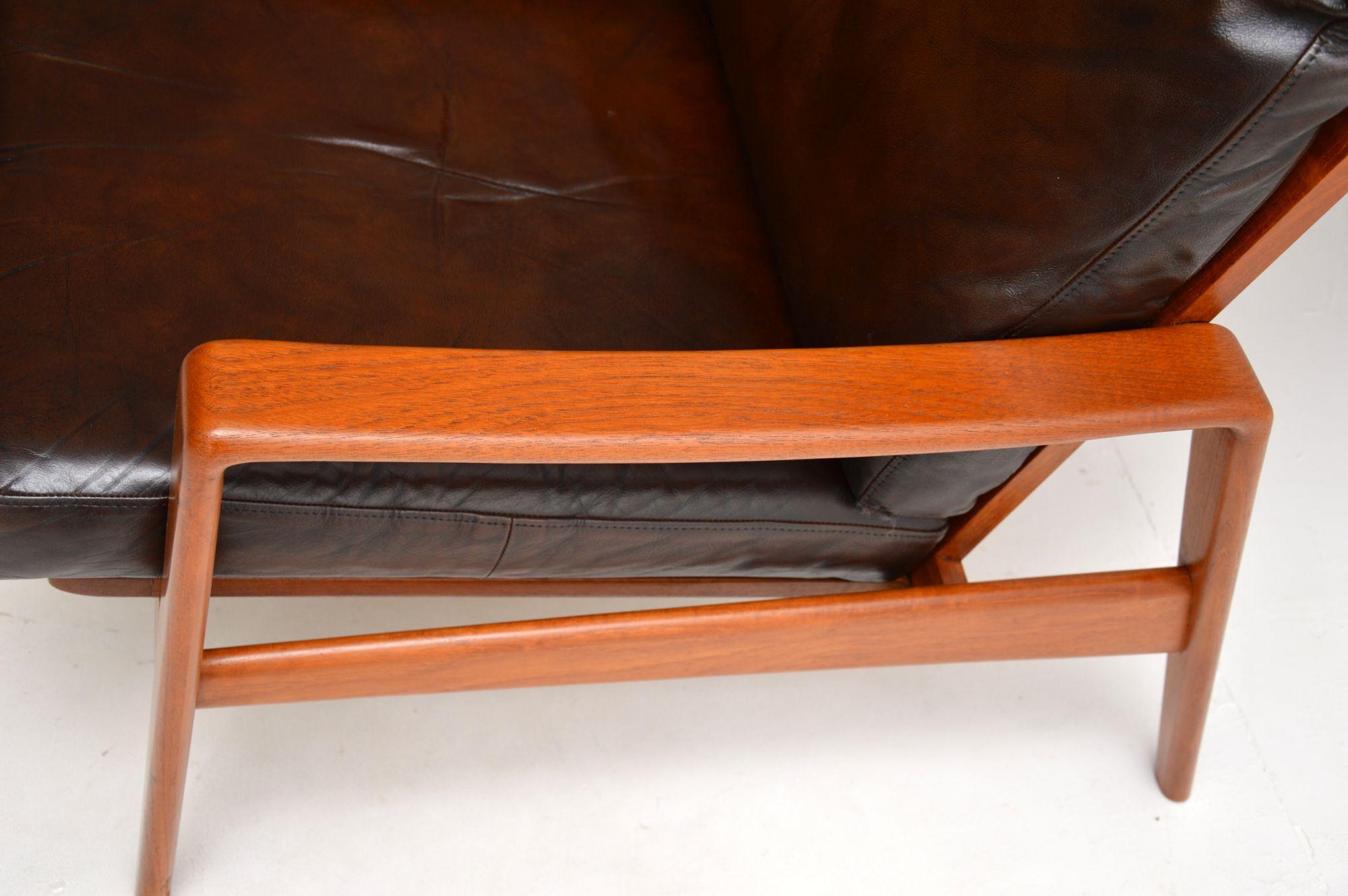 Paire de fauteuils danois vintage en teck et cuir par Arne Wahl Iversen en vente 4