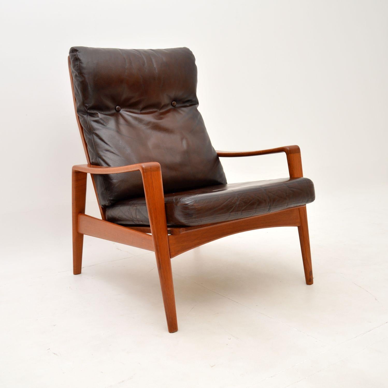Pair of Danish Vintage Teak and Leather Armchairs by Arne Wahl Iversen For Sale 2