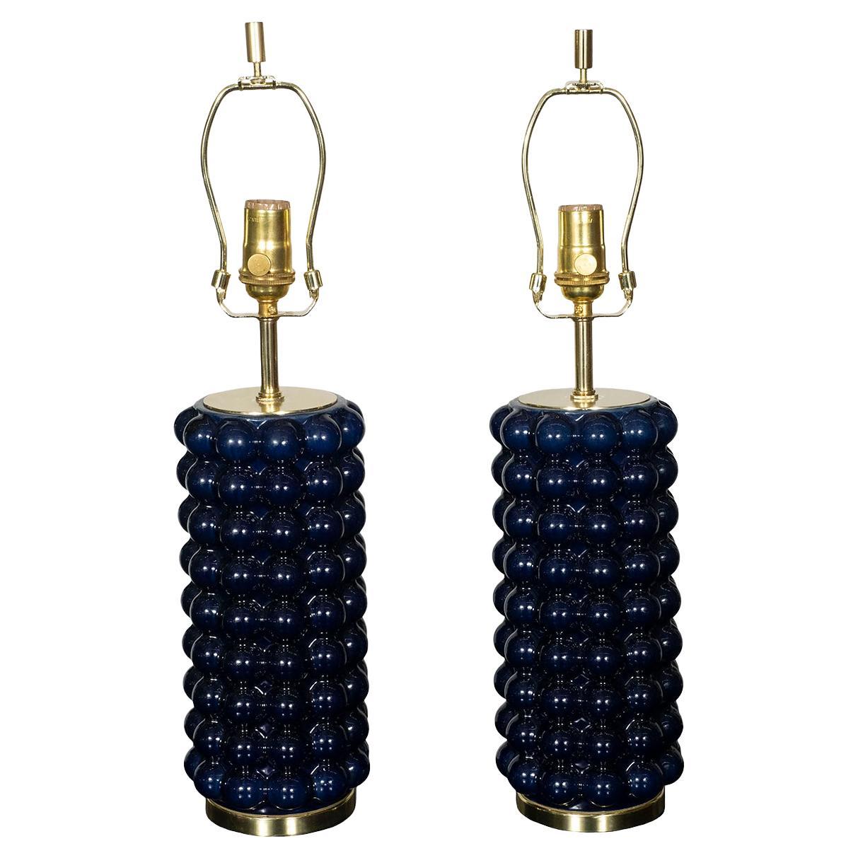 Paire de lampes de table en céramique bleu foncé à motif de bulles