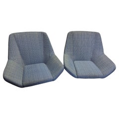 Paar dunkelblaue Keilhauer Lounge-Drehstühle