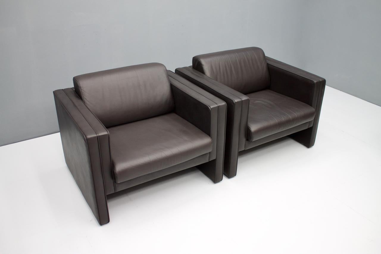 Late 20th Century Pair of Dark Blue Leather Lounge Chairs by Walter Knoll, 1975