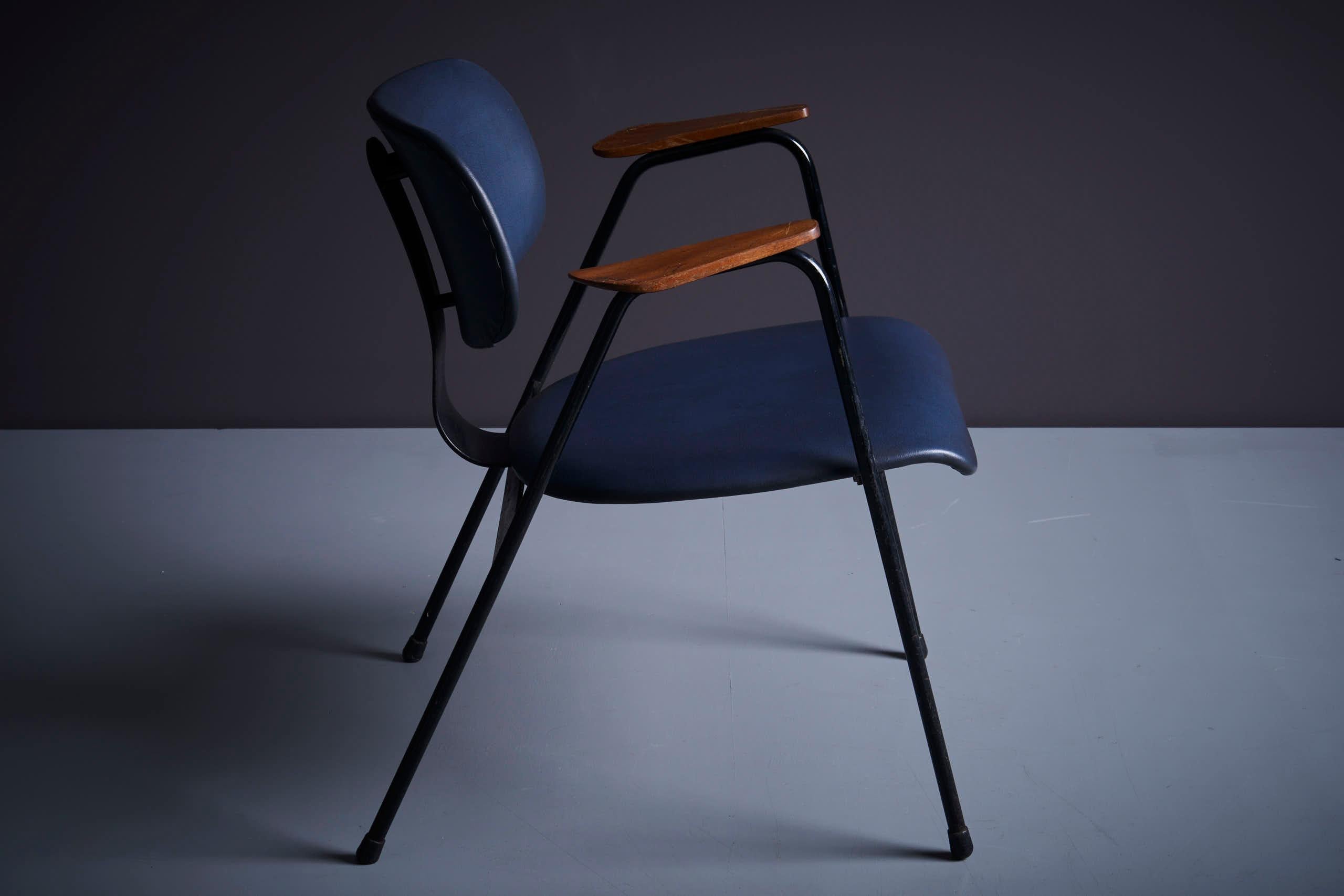 Pair of dark blue Willy van der Meeren Lounge Chairs in skai, Belgium - 1950s  For Sale 9
