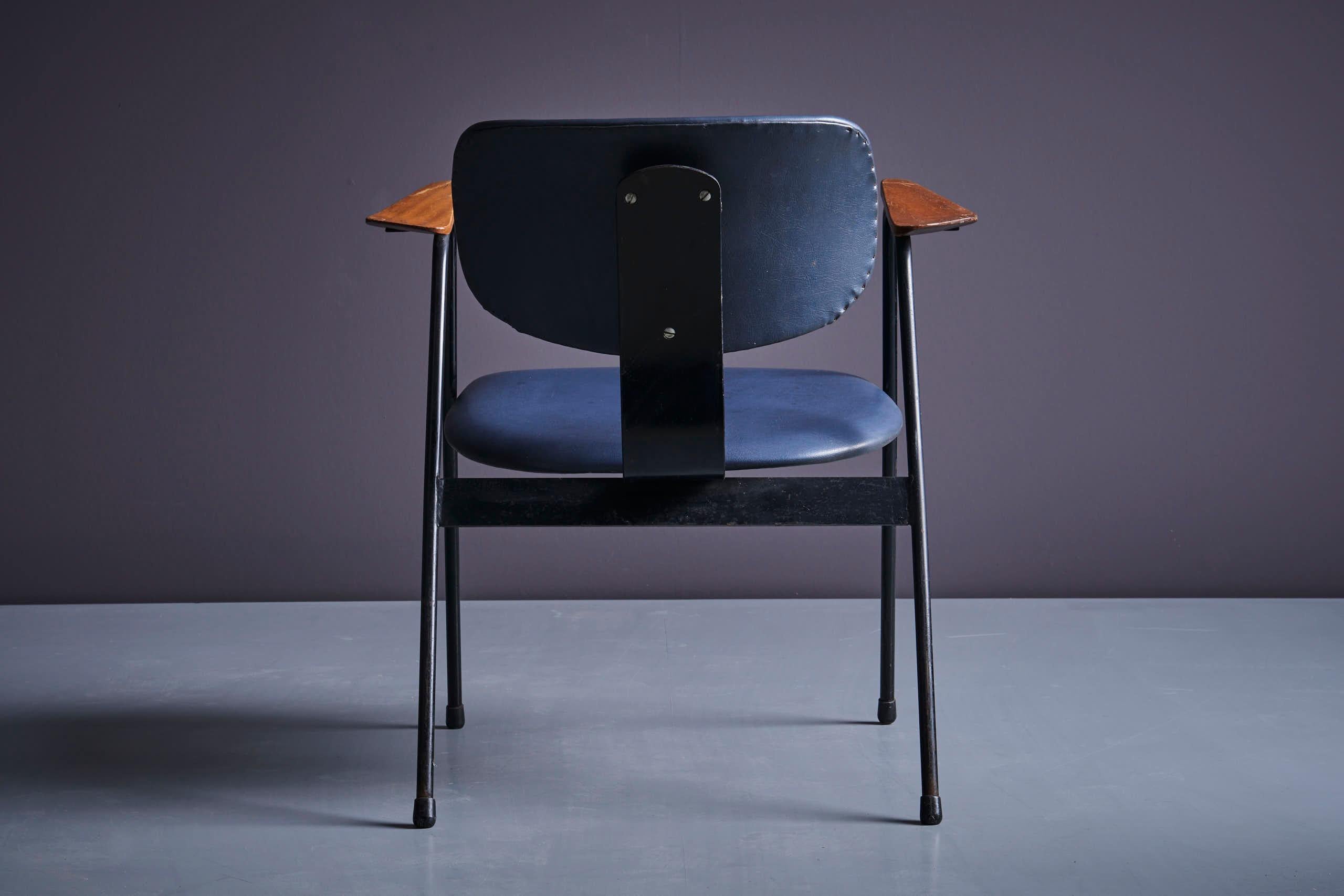 Pair of dark blue Willy van der Meeren Lounge Chairs in skai, Belgium - 1950s  For Sale 13