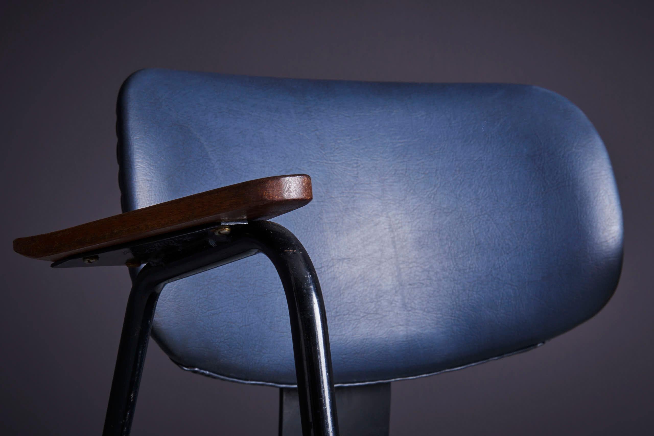 Belgian Pair of dark blue Willy van der Meeren Lounge Chairs in skai, Belgium - 1950s  For Sale