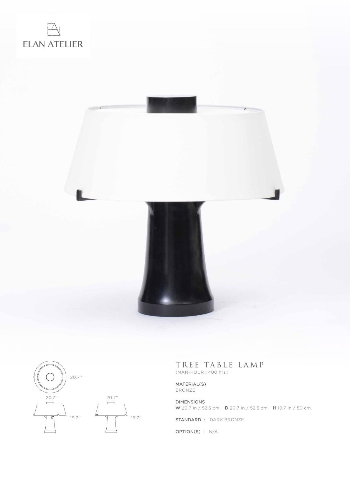 Moderno Coppia di lampade da tavolo ad albero in bronzo scuro (su ordinazione) in vendita