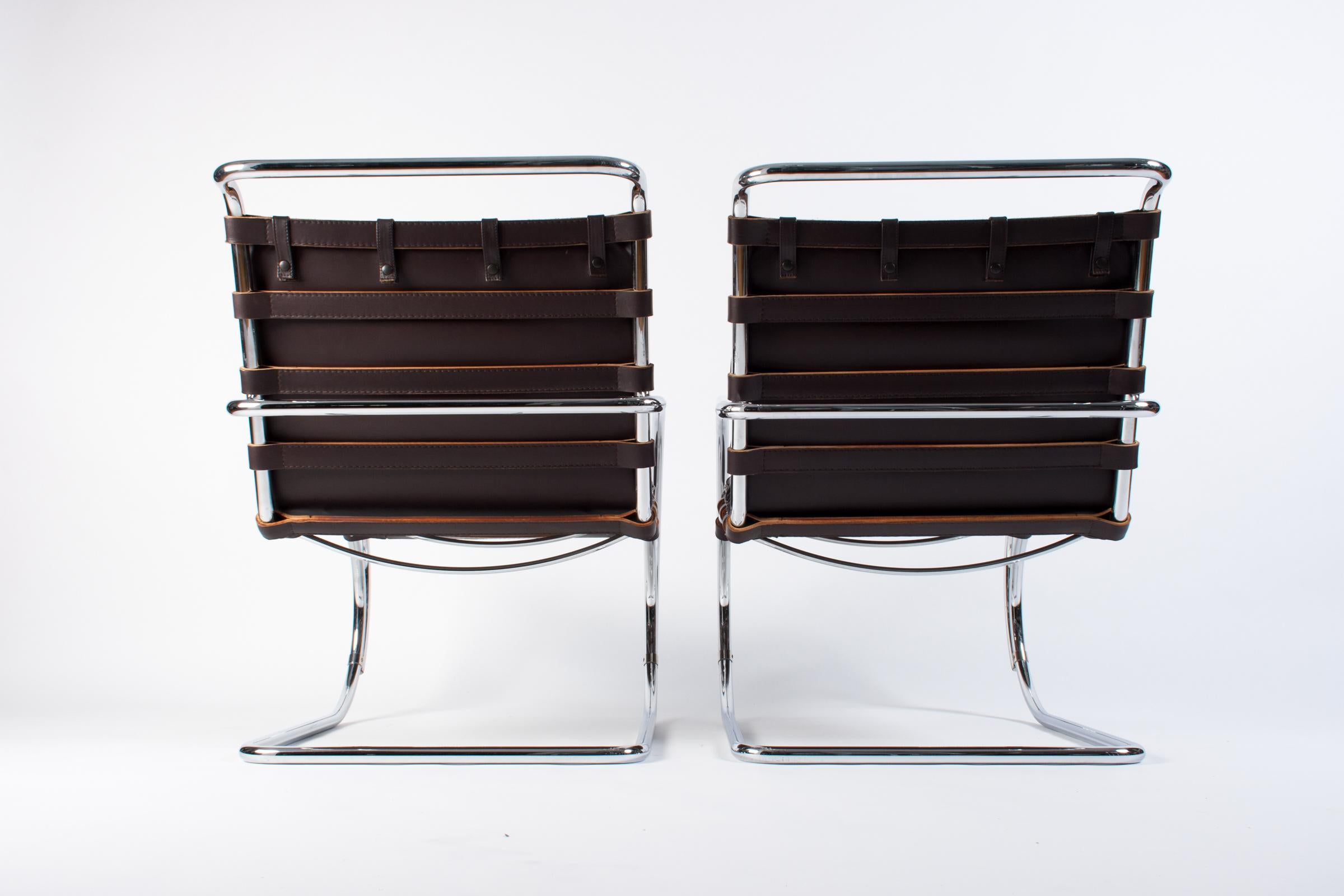 Contemporary Pair of Dark Brown Leather MR Lounge Armchairs by Mies Van Der Rohe for Knoll
