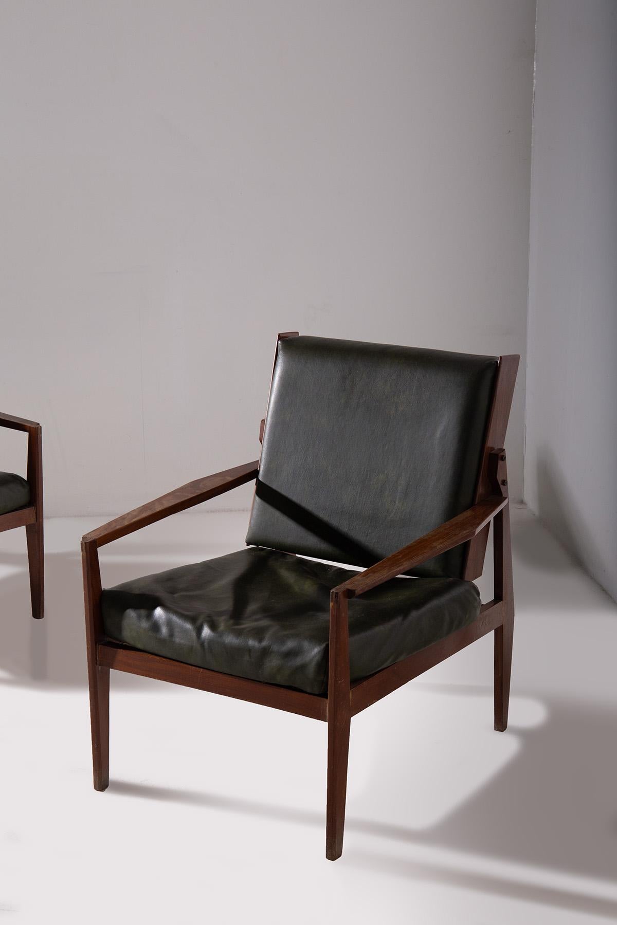 Italian vintage Pair of dark green leather armchairs In Good Condition For Sale In Milano, IT