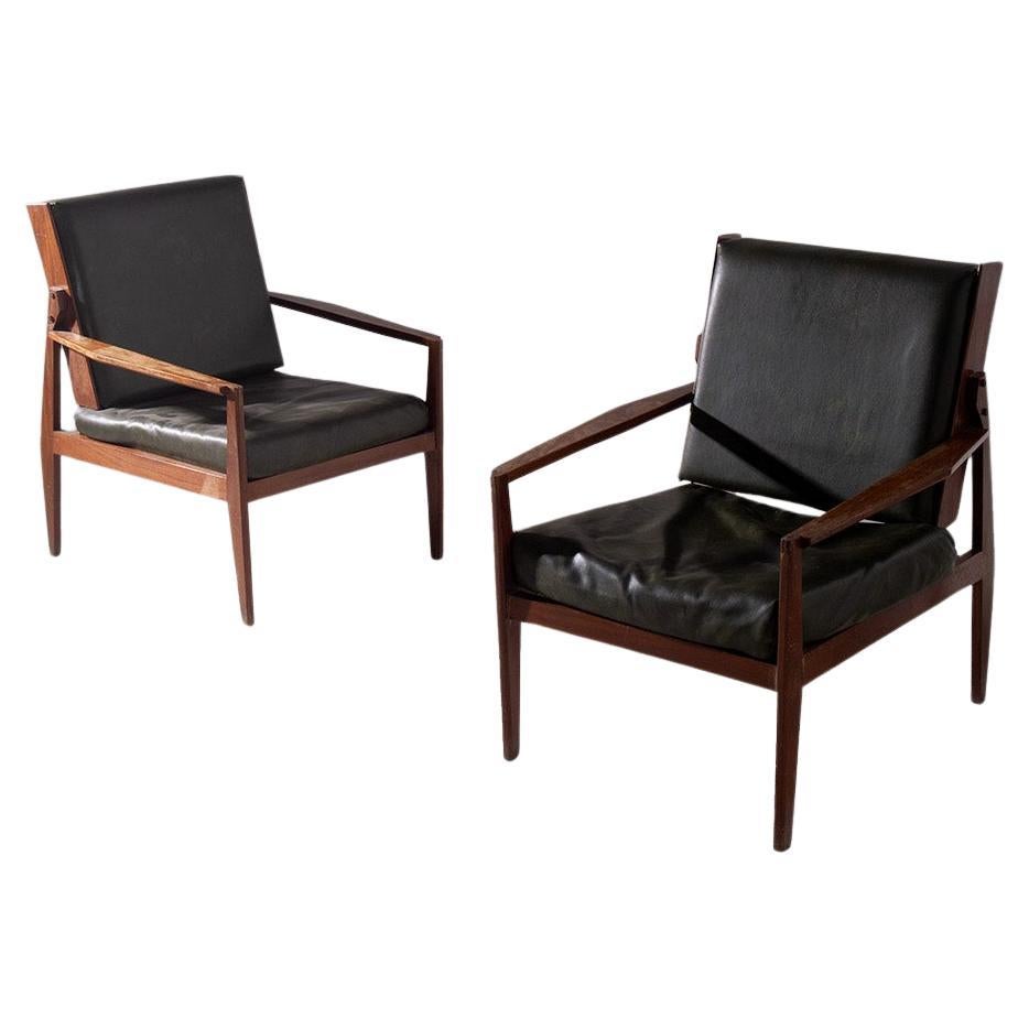 Italian vintage Pair of dark green leather armchairs For Sale