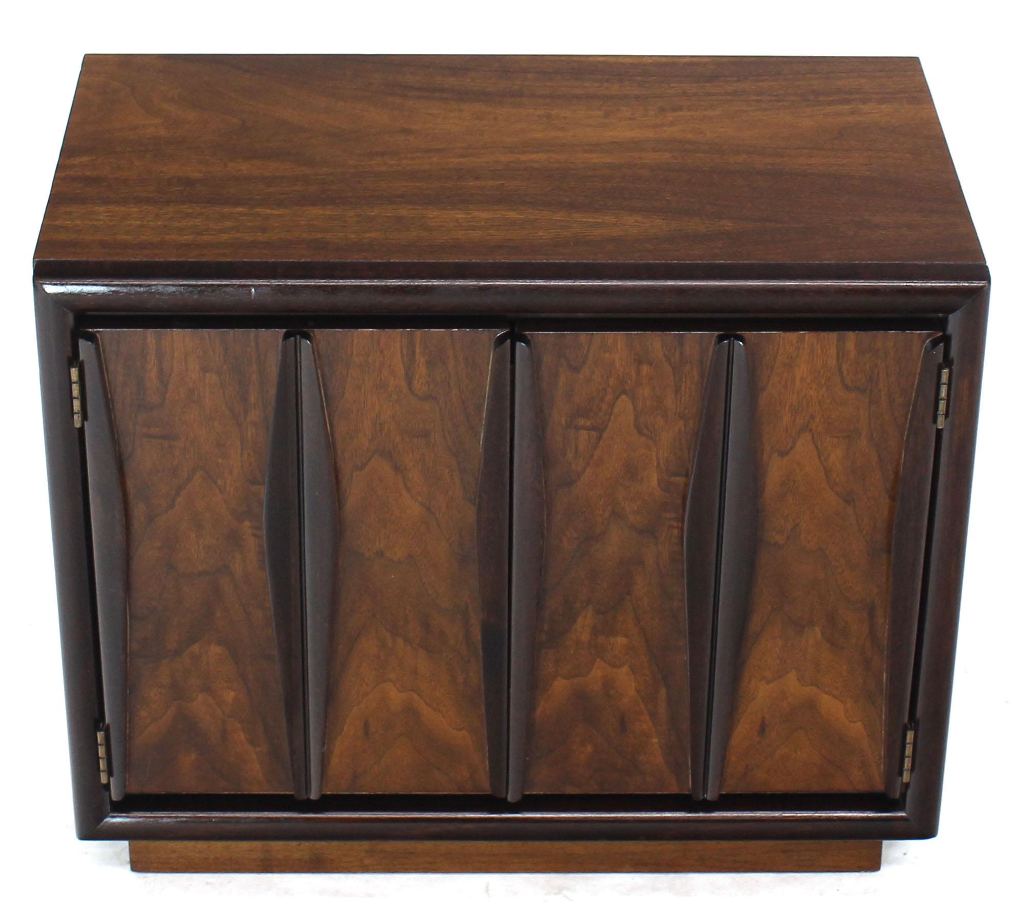 Lacquered Pair of Dark & Medium Walnut End Tables or Nightstands Double Doors One Drawer For Sale