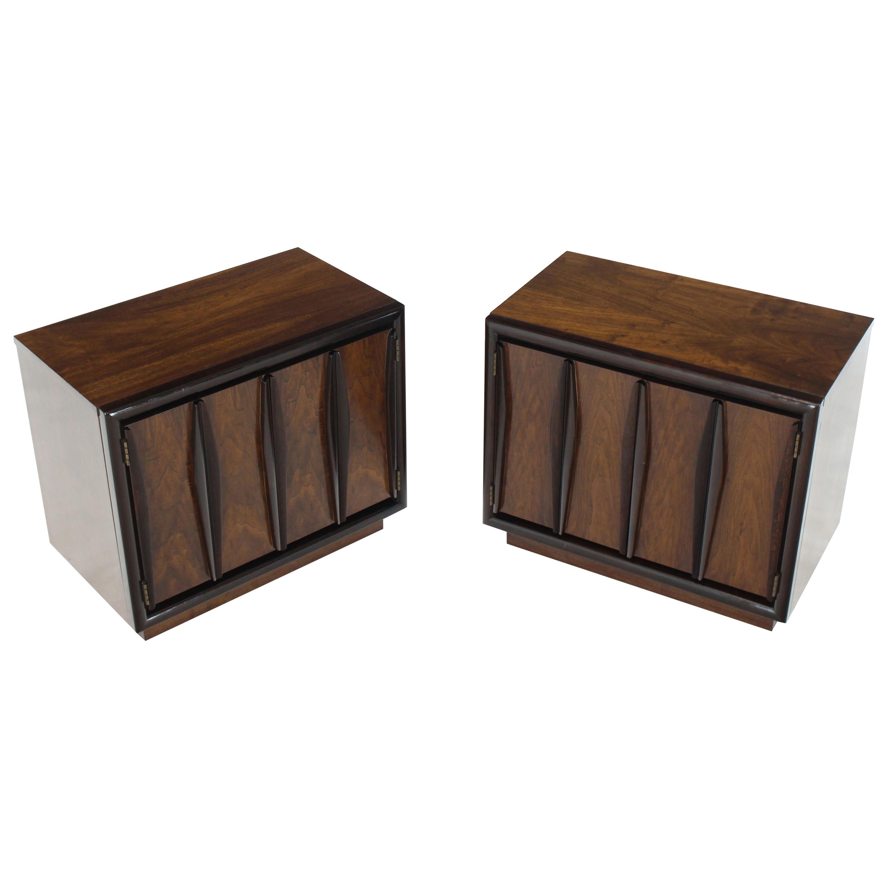 Pair of Dark & Medium Walnut End Tables or Nightstands Double Doors One Drawer For Sale