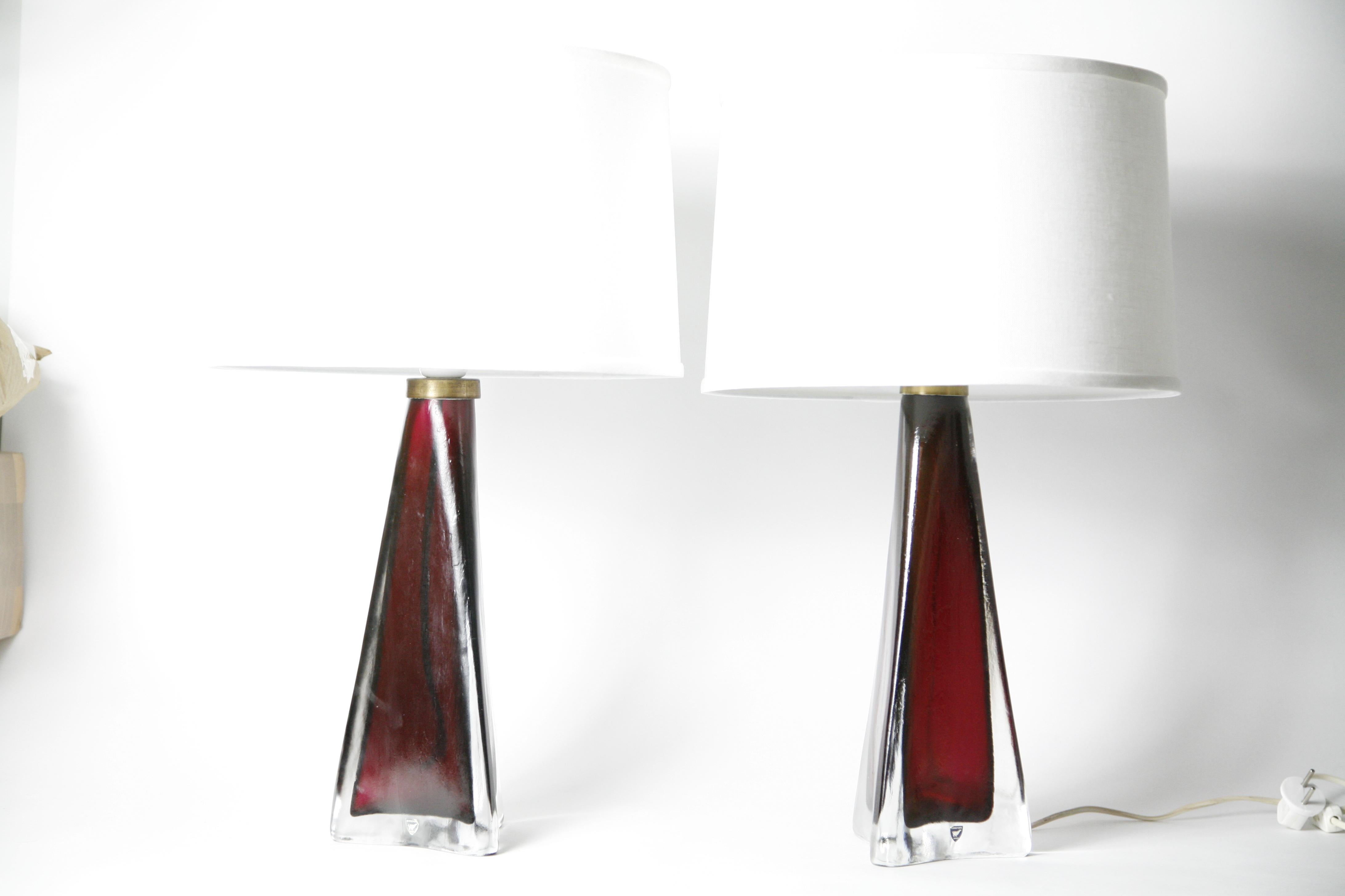 Pair of Dark Red Triangular Orrefors Lamp, Sweden, 1950 5