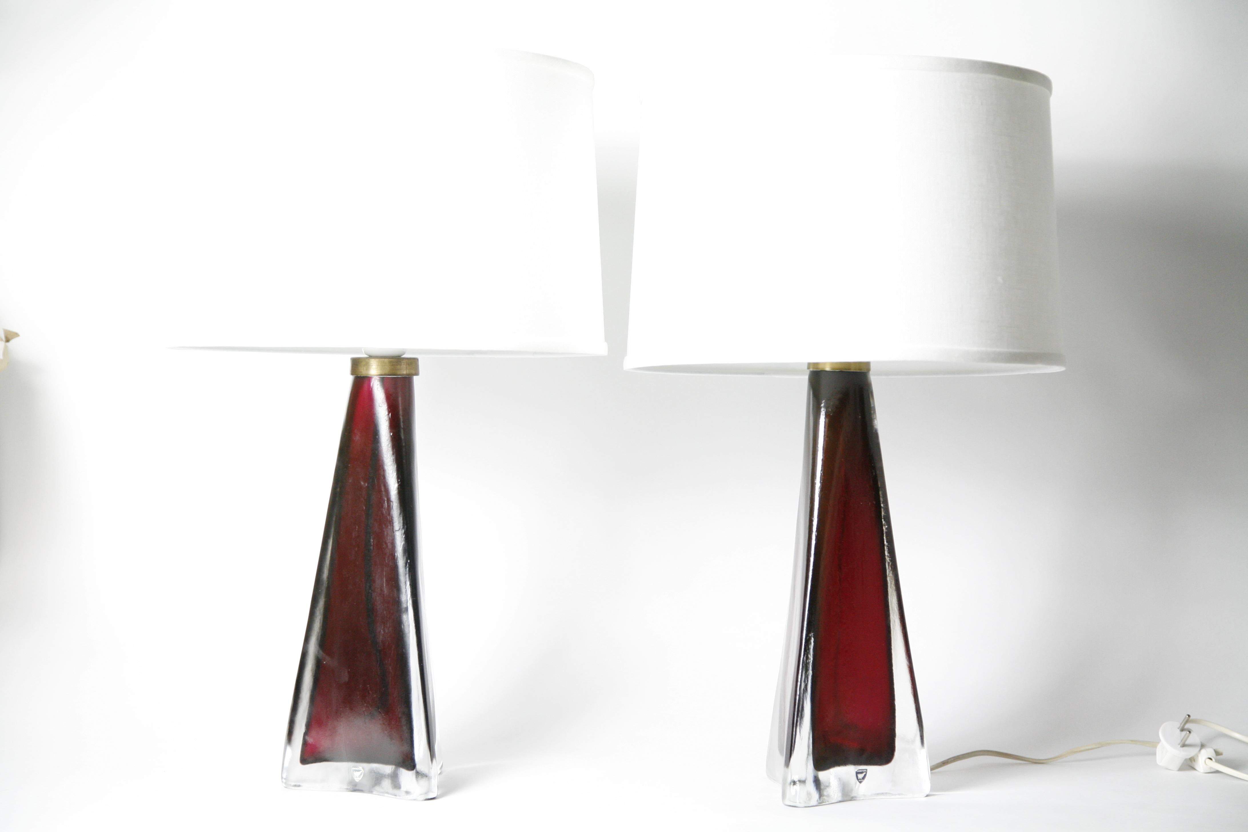 Pair of Dark Red Triangular Orrefors Lamp, Sweden, 1950 6