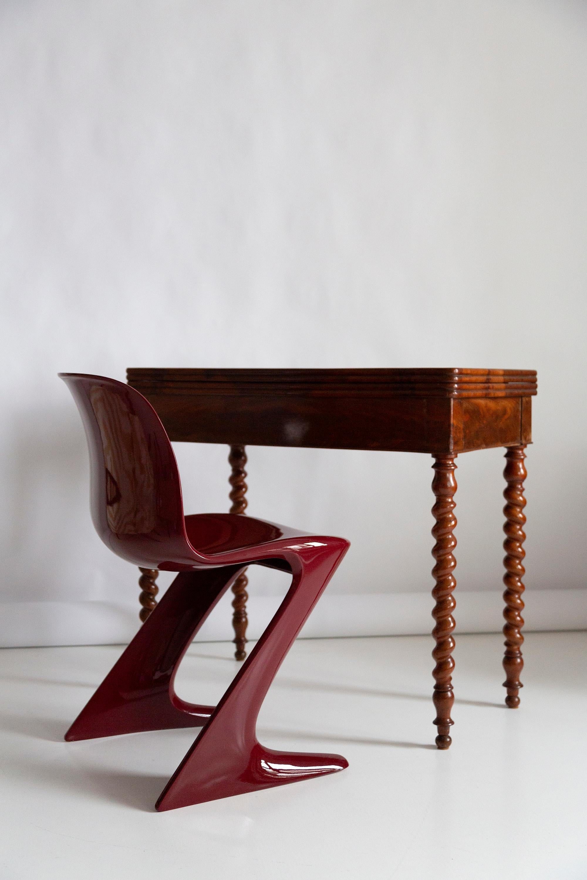 Paire de chaises Kangourouo rouge foncé conçue par Ernst Moeckl, Allemagne, 1968 en vente 5