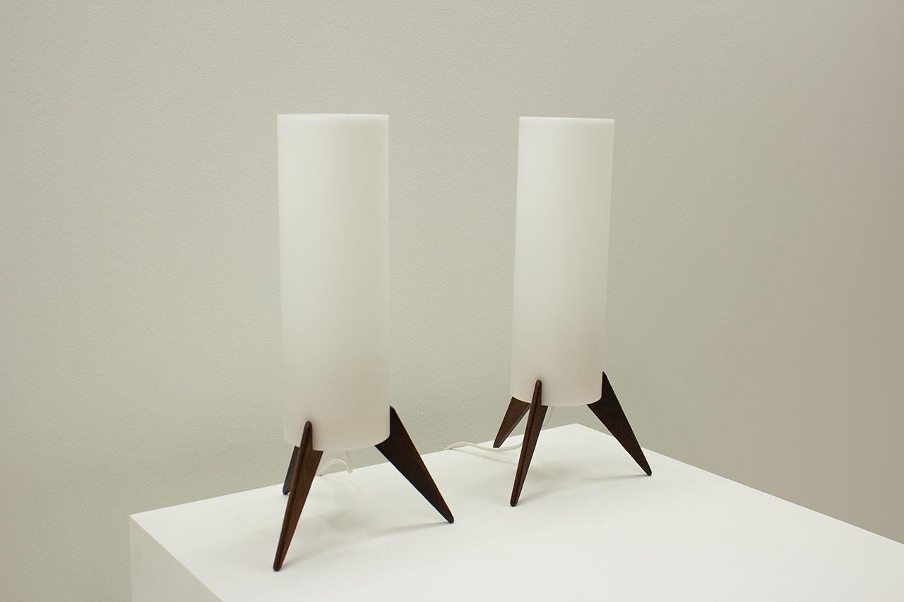 Paar Tischlampen aus dunklem Holz und Acryl mit Rakete von Luxus, Schweden, 1960er Jahre (Schwedisch)