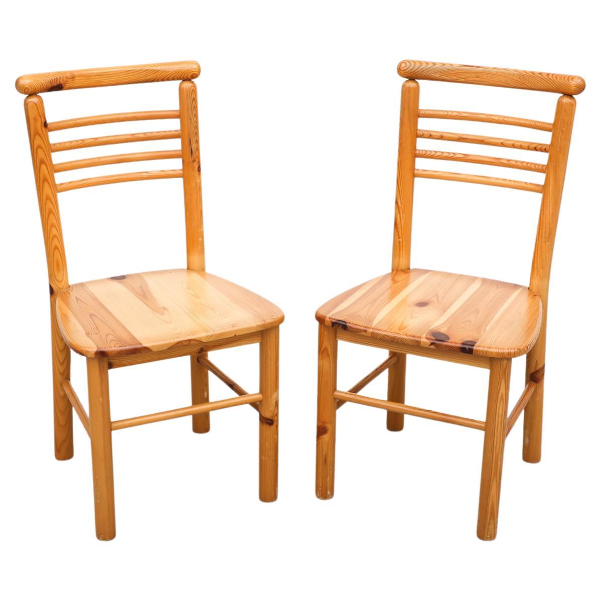 Pair of Daumiller Style Solid Pine Dining Side Chairs with Rounded Frame For Sale