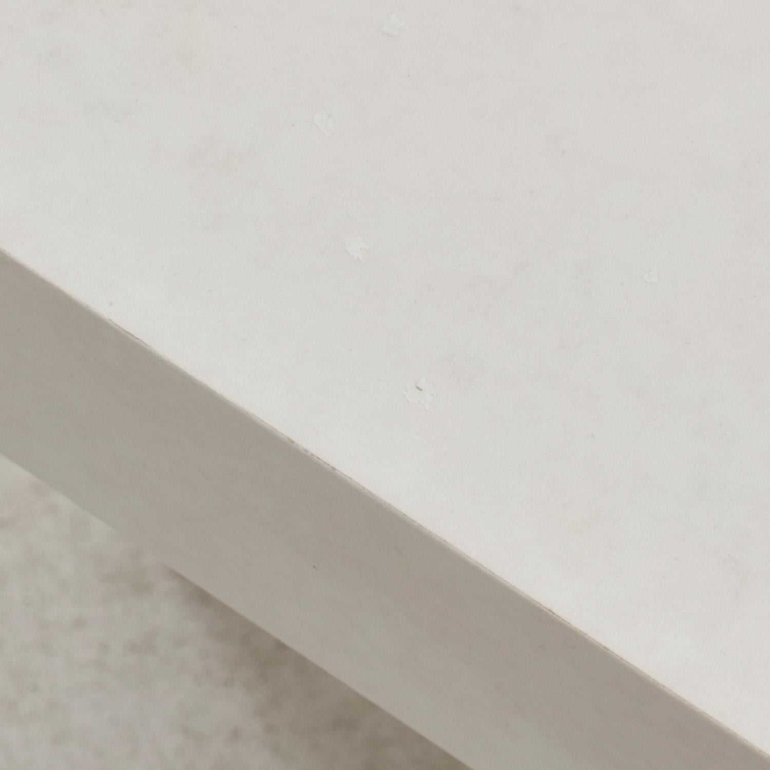 Ein Paar David Horan Paper Lounge Chairs für Béton Brut, Großbritannien, 2022 im Angebot 6