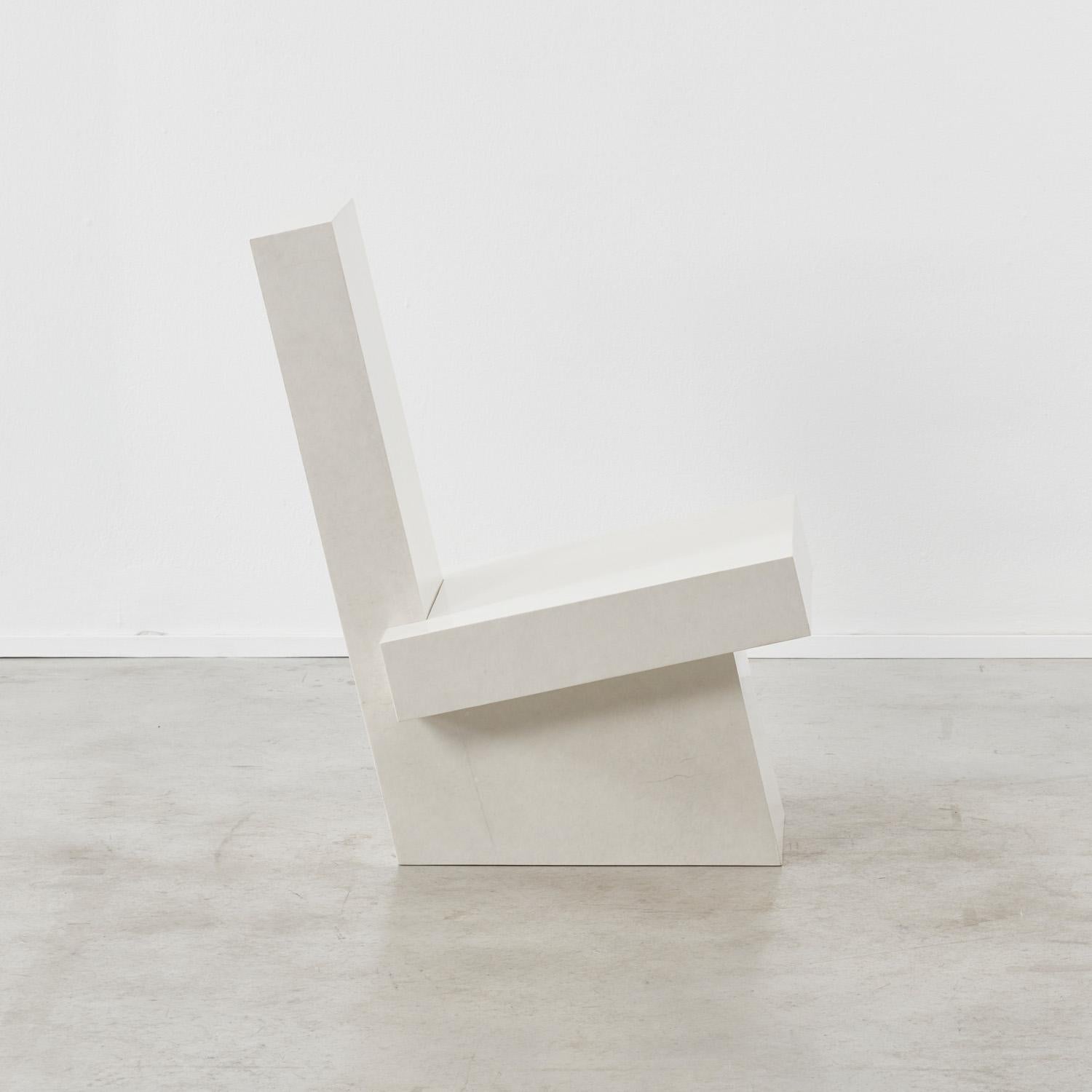 Ein Paar David Horan Paper Lounge Chairs für Béton Brut, Großbritannien, 2022 (Papier) im Angebot