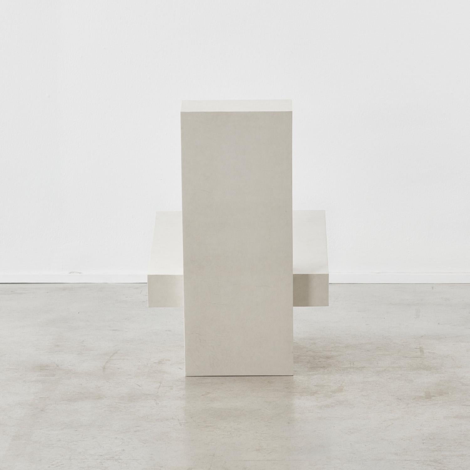 Coppia di sedie lounge in carta di David Horan per Béton Brut, Regno Unito, 2022 in vendita 1