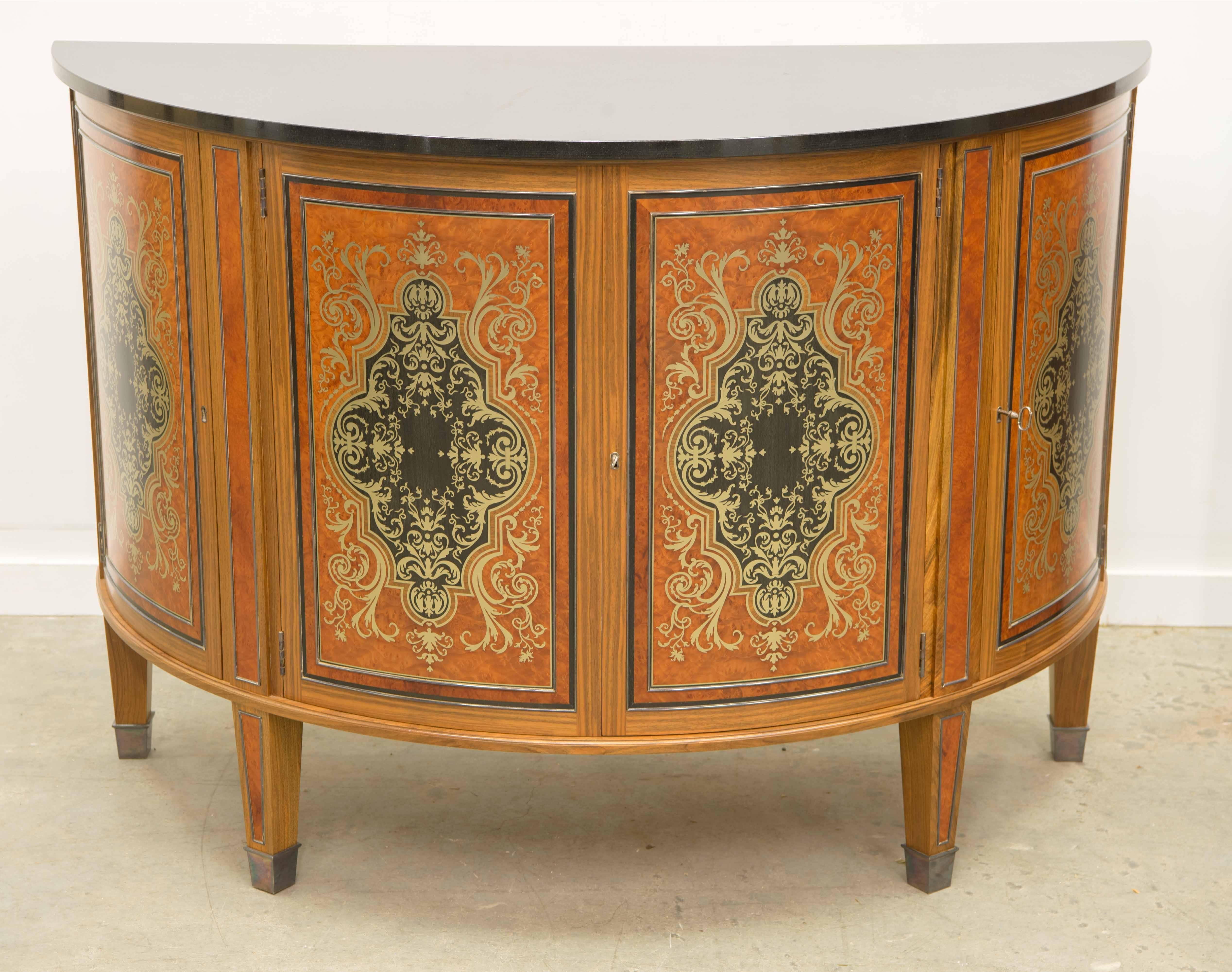 Pair of David Linley Demilune Commodes with Black Marble Top and Boulle Inlay In Excellent Condition For Sale In Wingene, BE