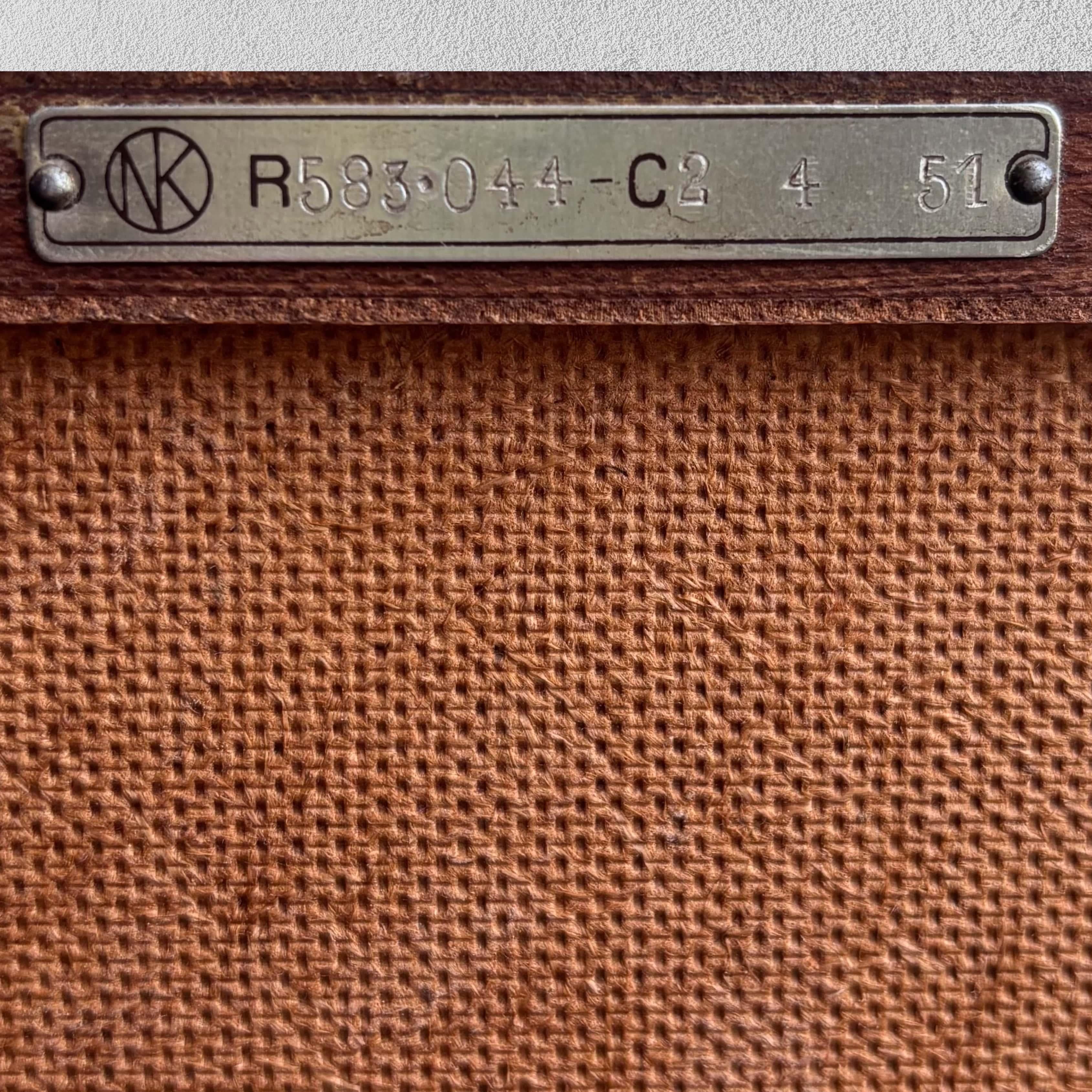 Coppia di armadi Futura di David Rosén, teak e ottone, Nordiska Kompaniet, anni '50 in vendita 6
