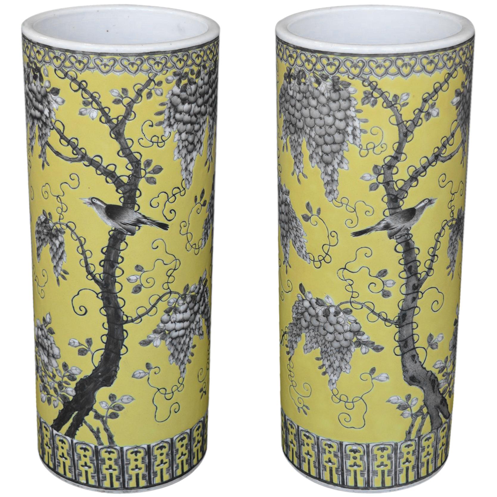 Pair of Dayazhai Yellow-Ground Grisaille-Decorated Vases For Sale