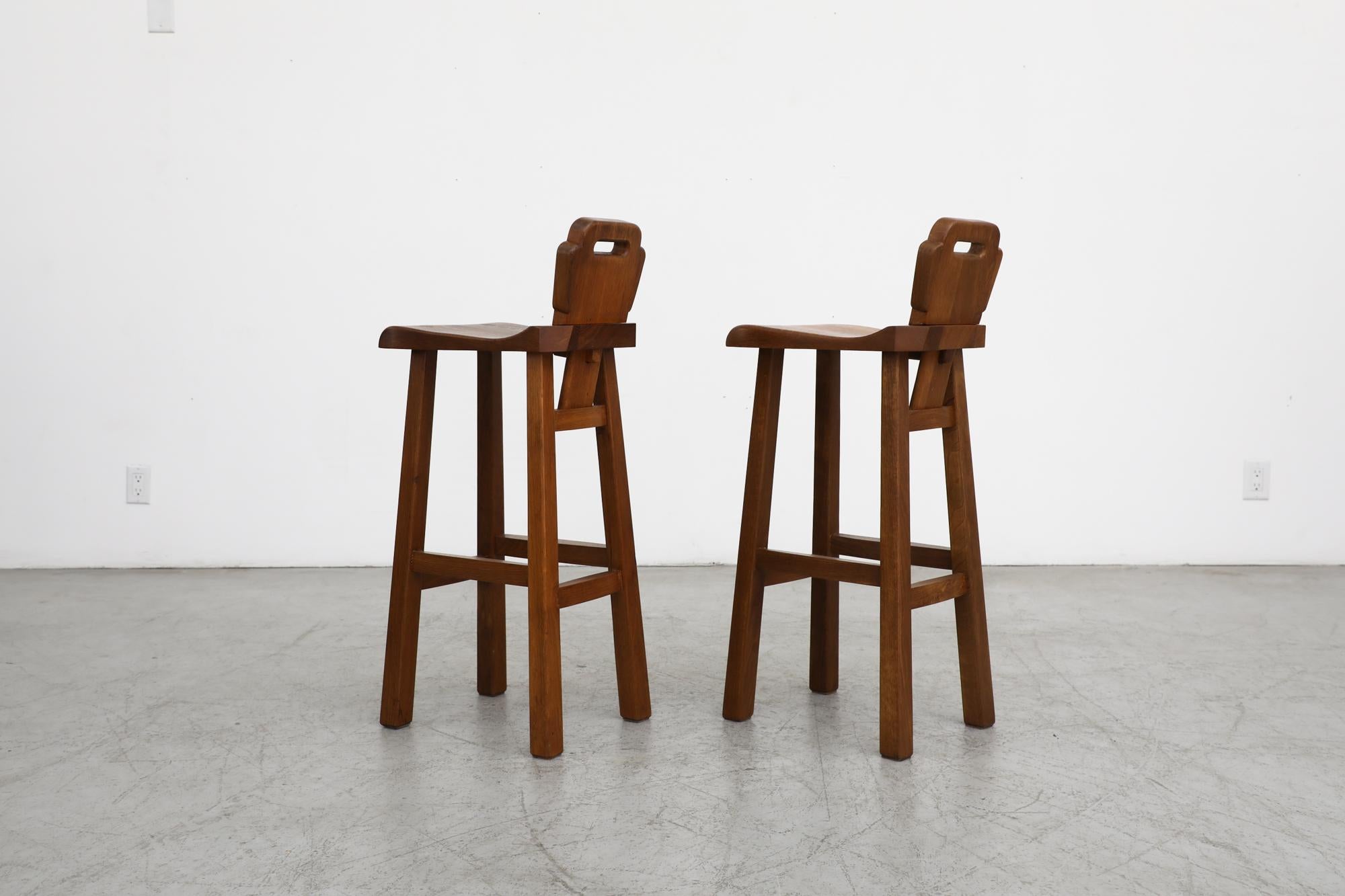 Pair of De Puydt Attributed Solid Oak Brutalist Bar Height Stools In Good Condition In Los Angeles, CA