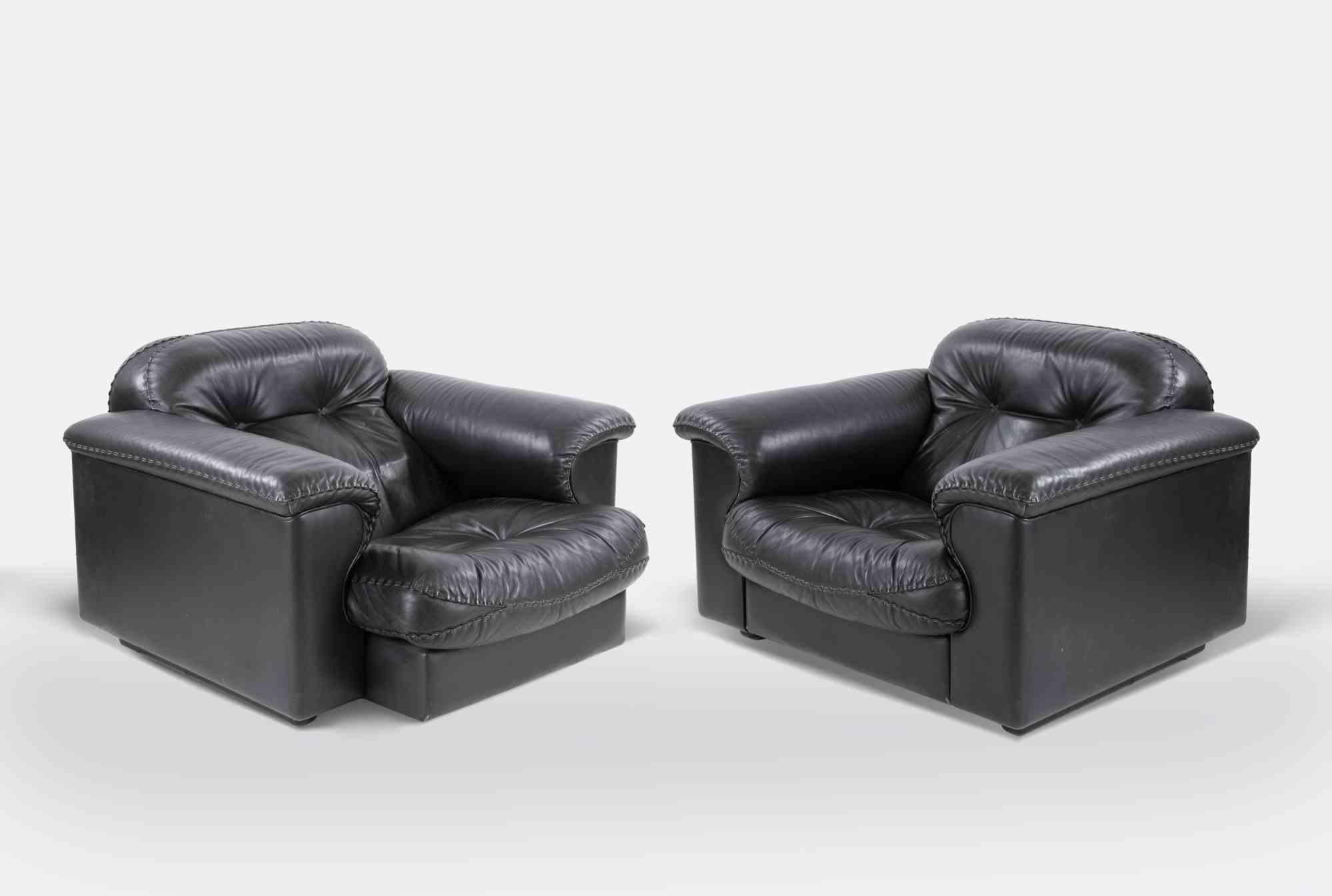Pair of vintage adjustable De Sede Black Leather Armchairs DS-110.

Original upholstery, in very good condition.

