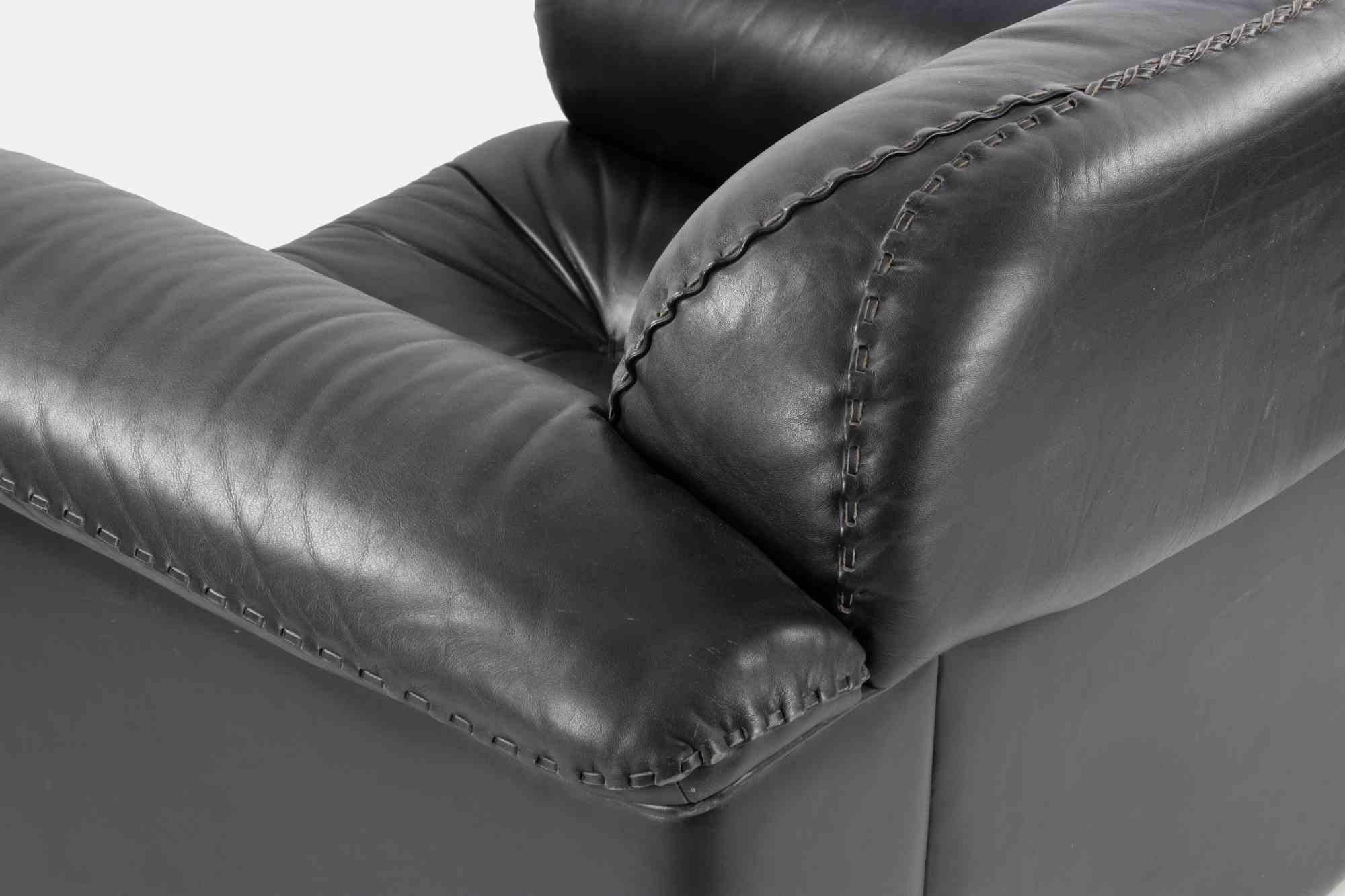 Pair of De Sede Black Leather Armchairs DS-110, 1970s For Sale 2