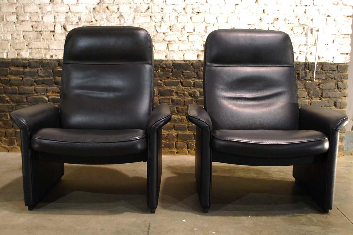 Mid-Century Modern Pair of De Sede Black Leather Reclining DS50 Lounge Chairs, Switzerland, 1970s