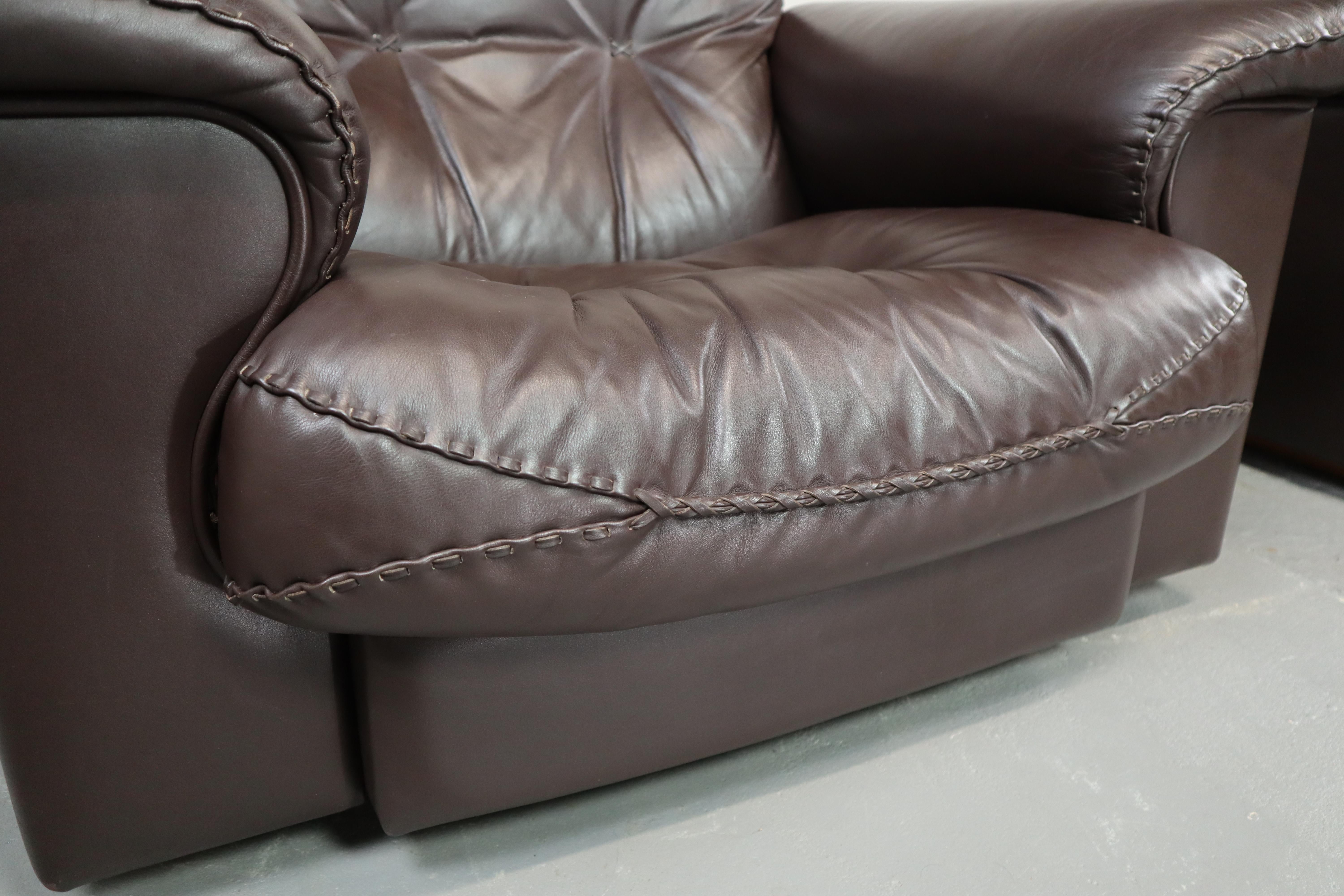 Pair of De Sede DS-101 leather lounge chairs For Sale 6