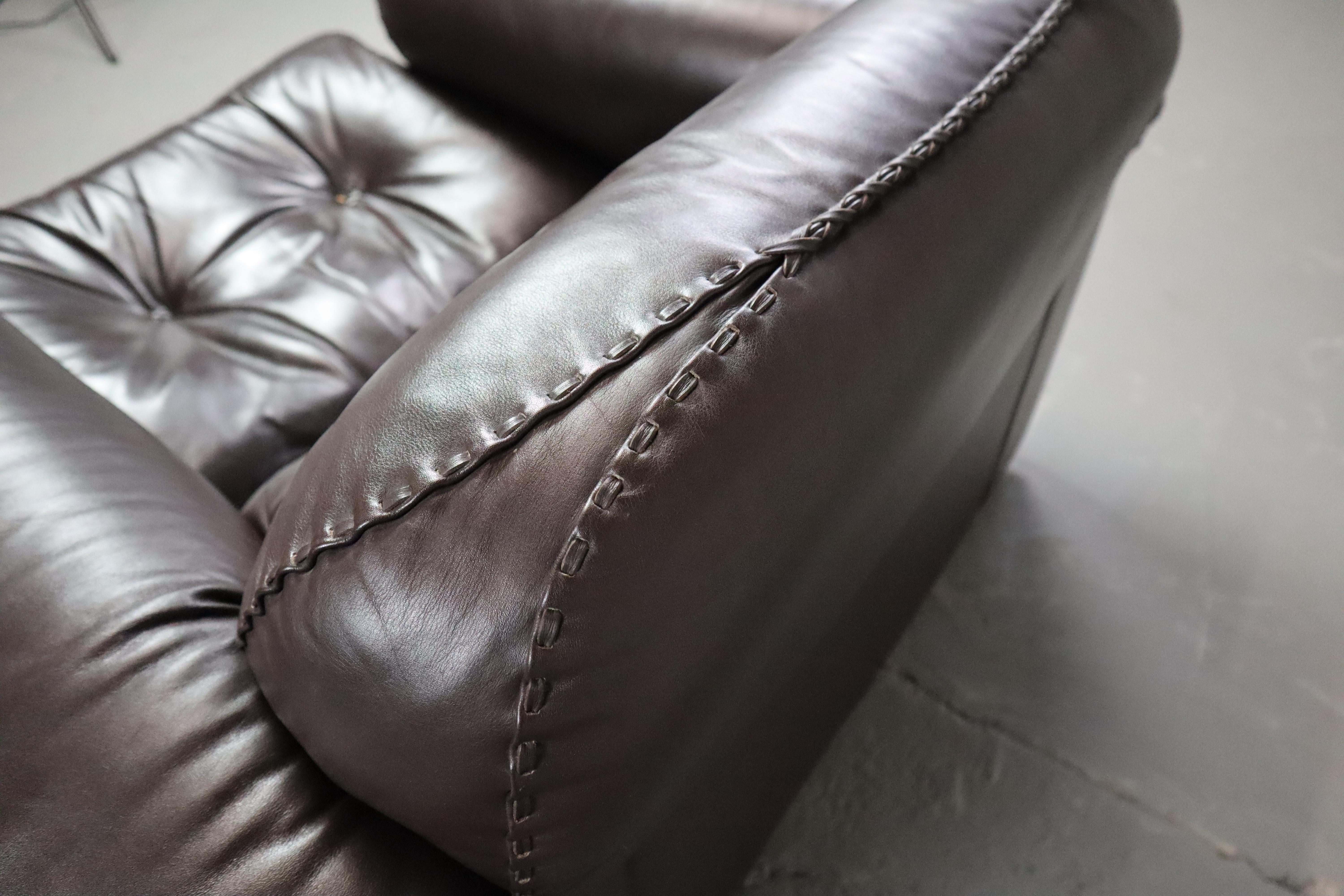 Ein Paar De Sede DS-101 Leder-Loungesessel in ausgezeichnetem Zustand.
Diese Sessel haben ausziehbare Sitze für zusätzlichen Komfort.
Gekennzeichnet mit 