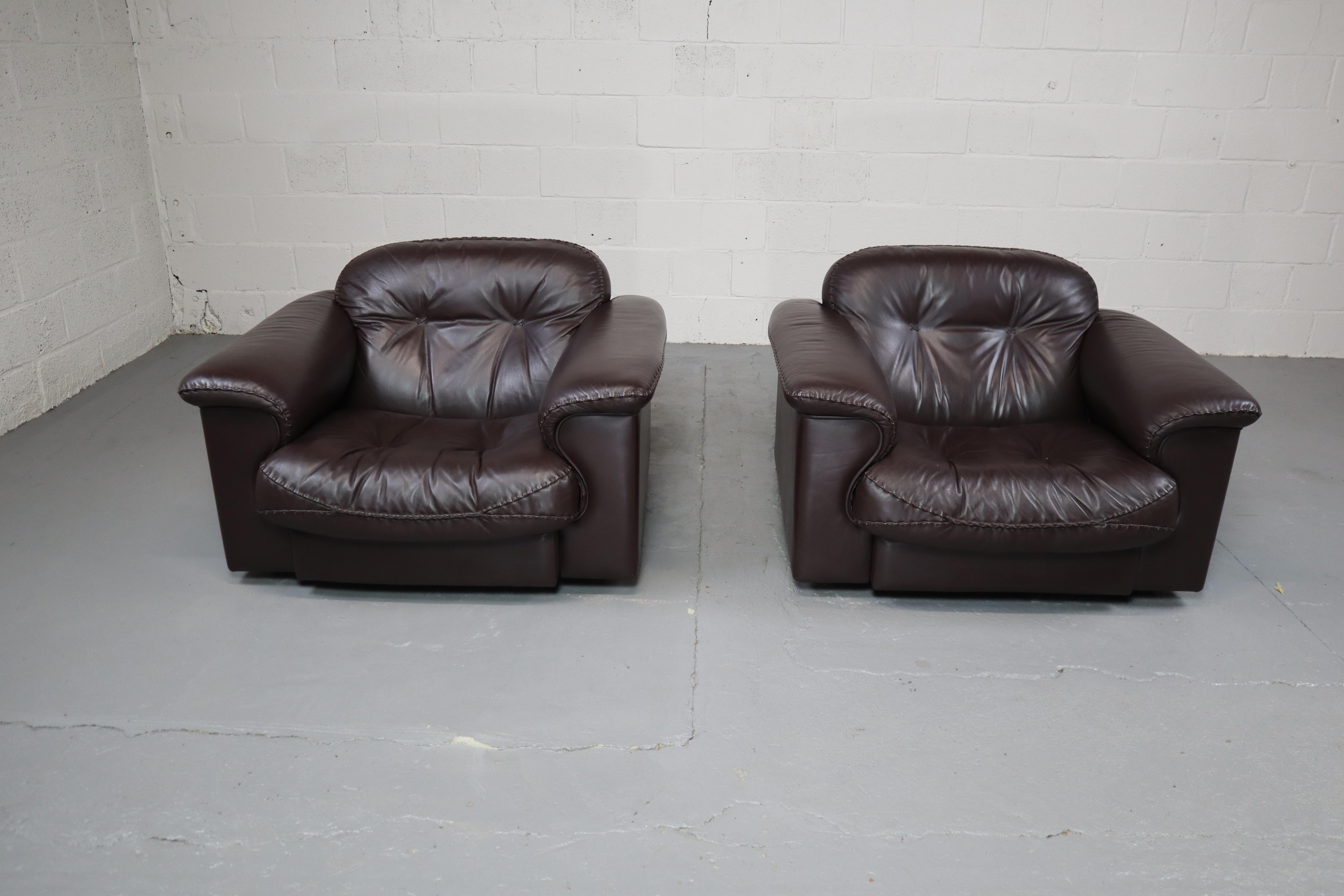 Mid-Century Modern Pair of De Sede DS-101 leather lounge chairs For Sale