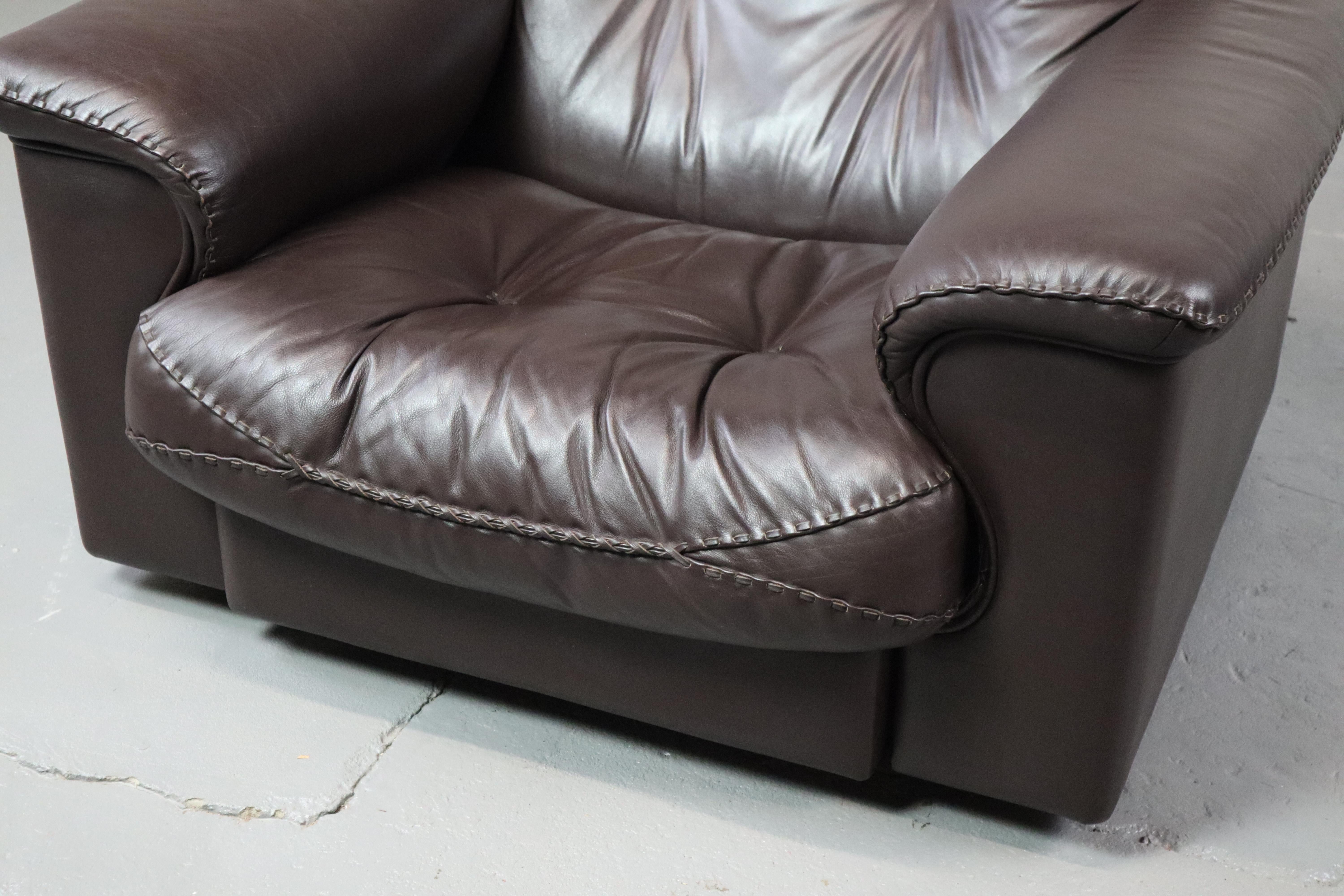 Italian Pair of De Sede DS-101 leather lounge chairs For Sale
