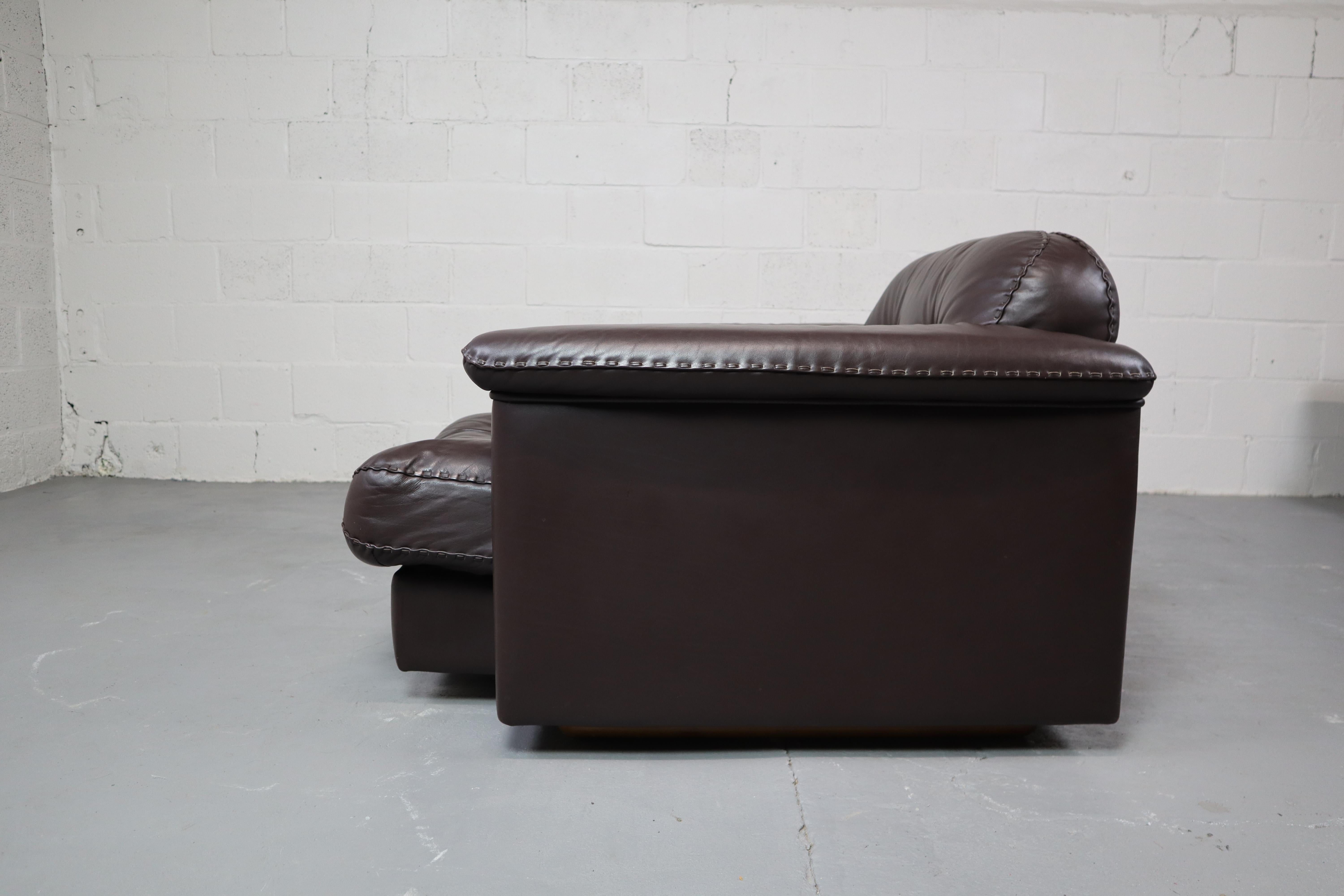 Pair of De Sede DS-101 leather lounge chairs For Sale 2
