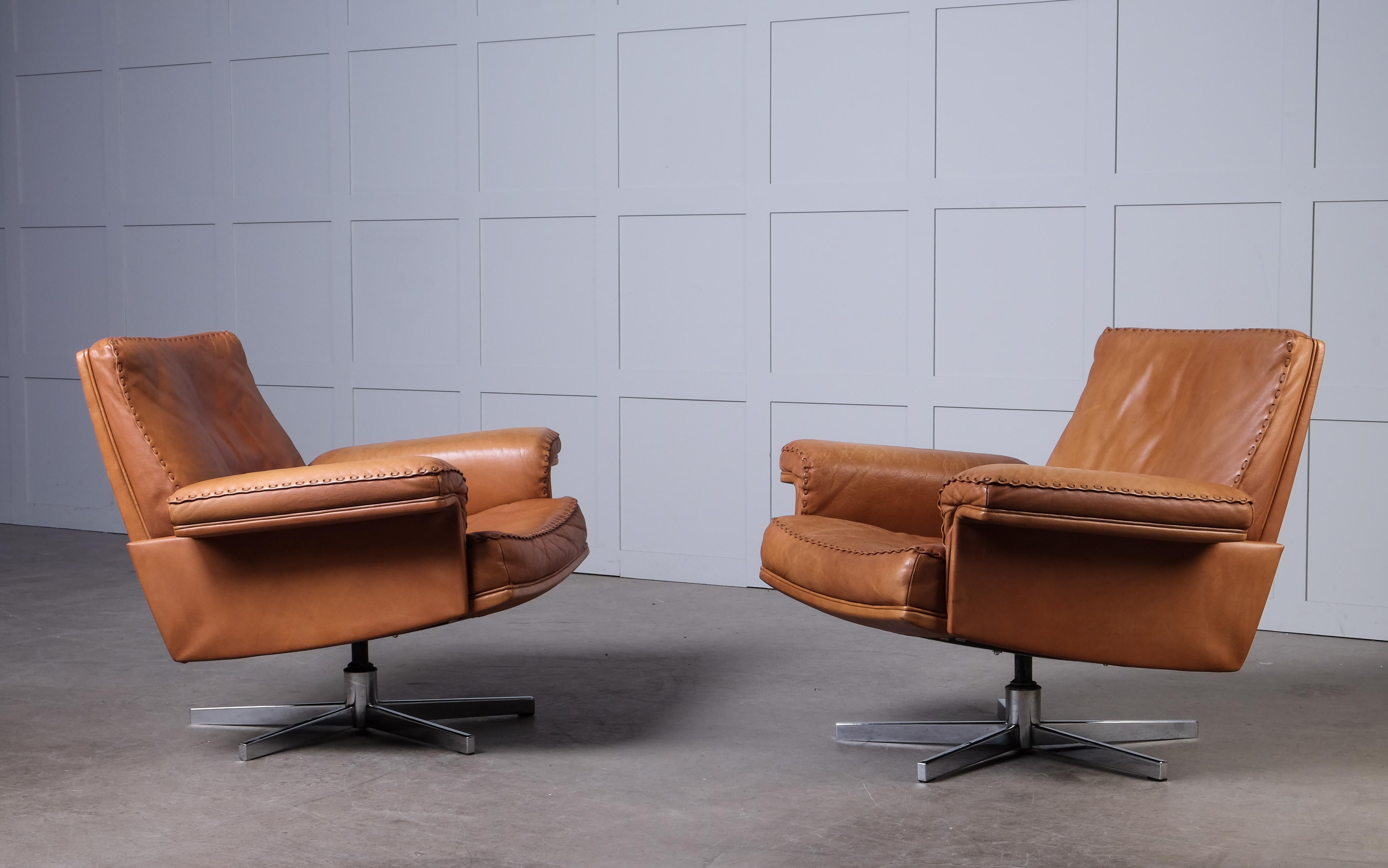 Pair of De Sede DS-31 Leather Swivel Armchairs, 1970s 6