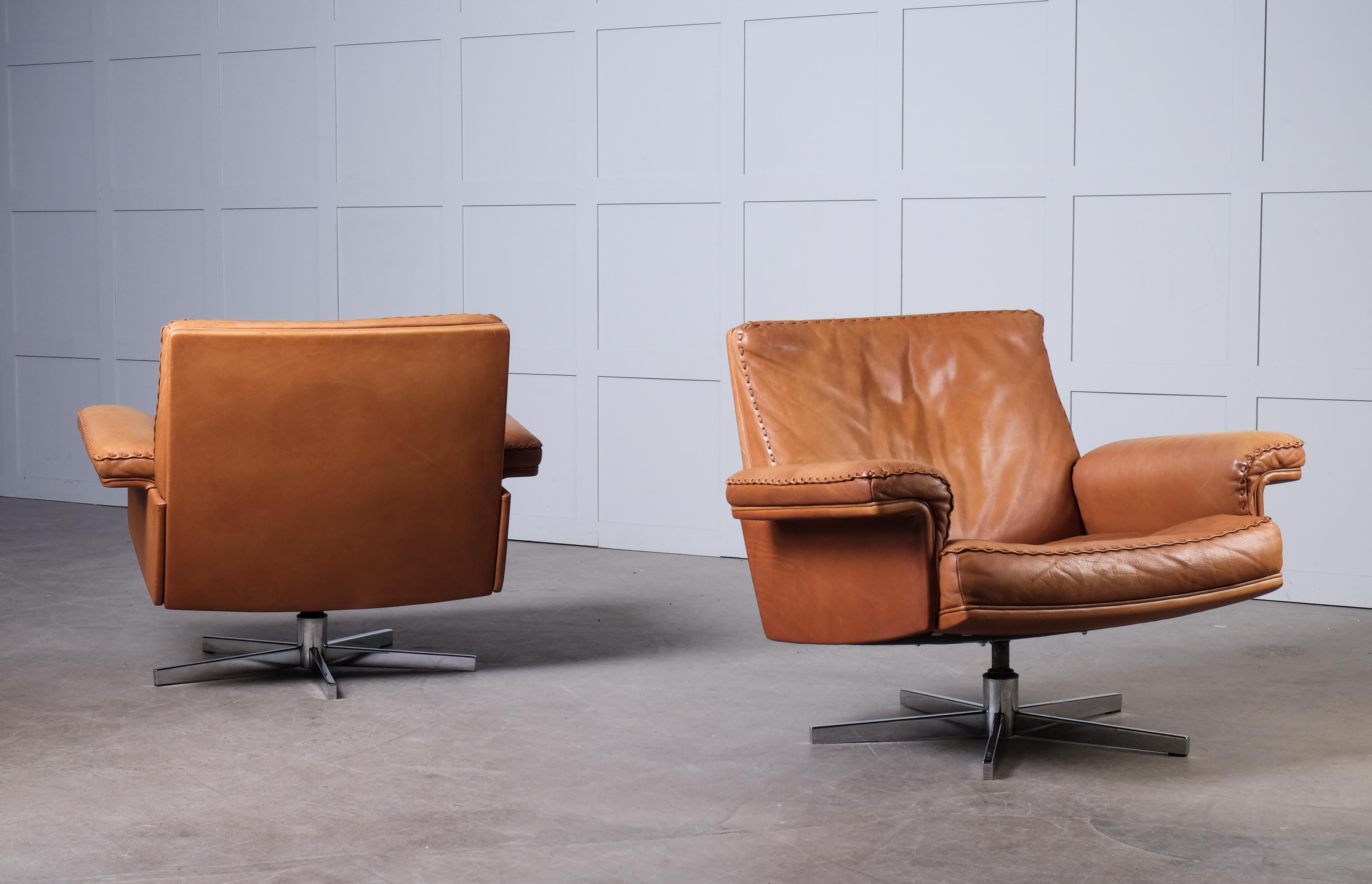 Pair of De Sede DS-31 Leather Swivel Armchairs, 1970s 10