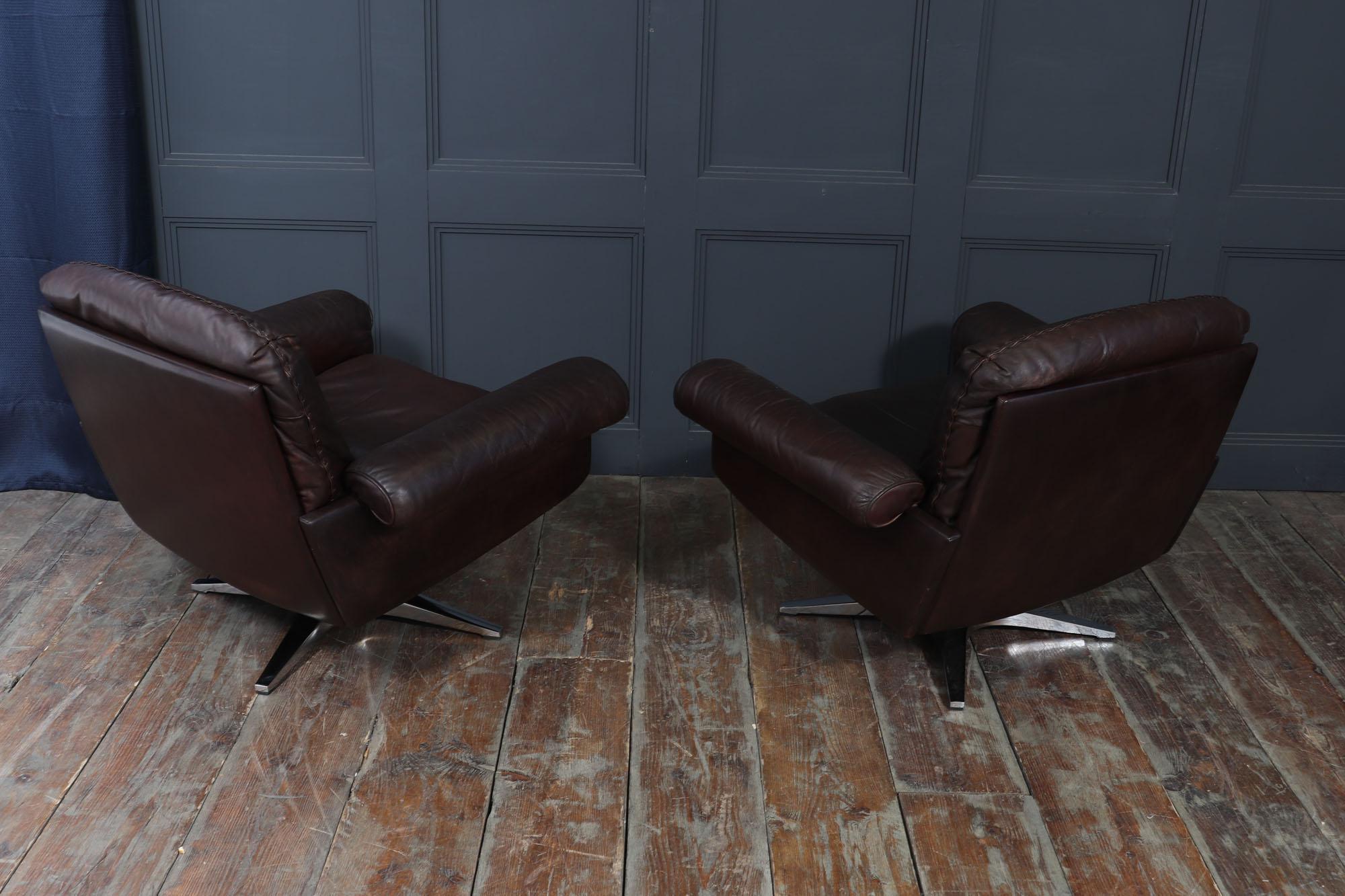 Pair of De Sede DS-31 Swivel Armchairs in Leather, Switzerland, c.1970s (Leder) im Angebot