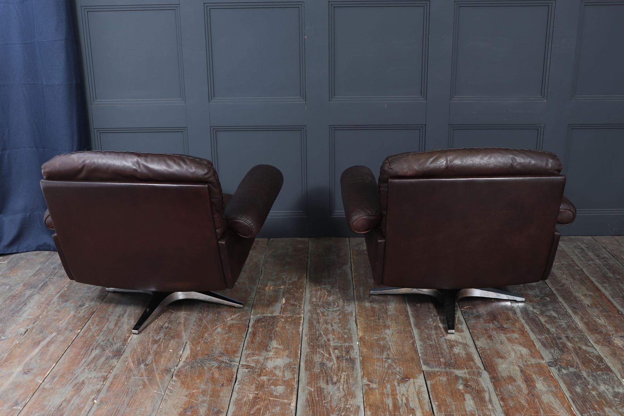 Pair of De Sede DS-31 Swivel Armchairs in Leather, Switzerland, c.1970s im Angebot 1