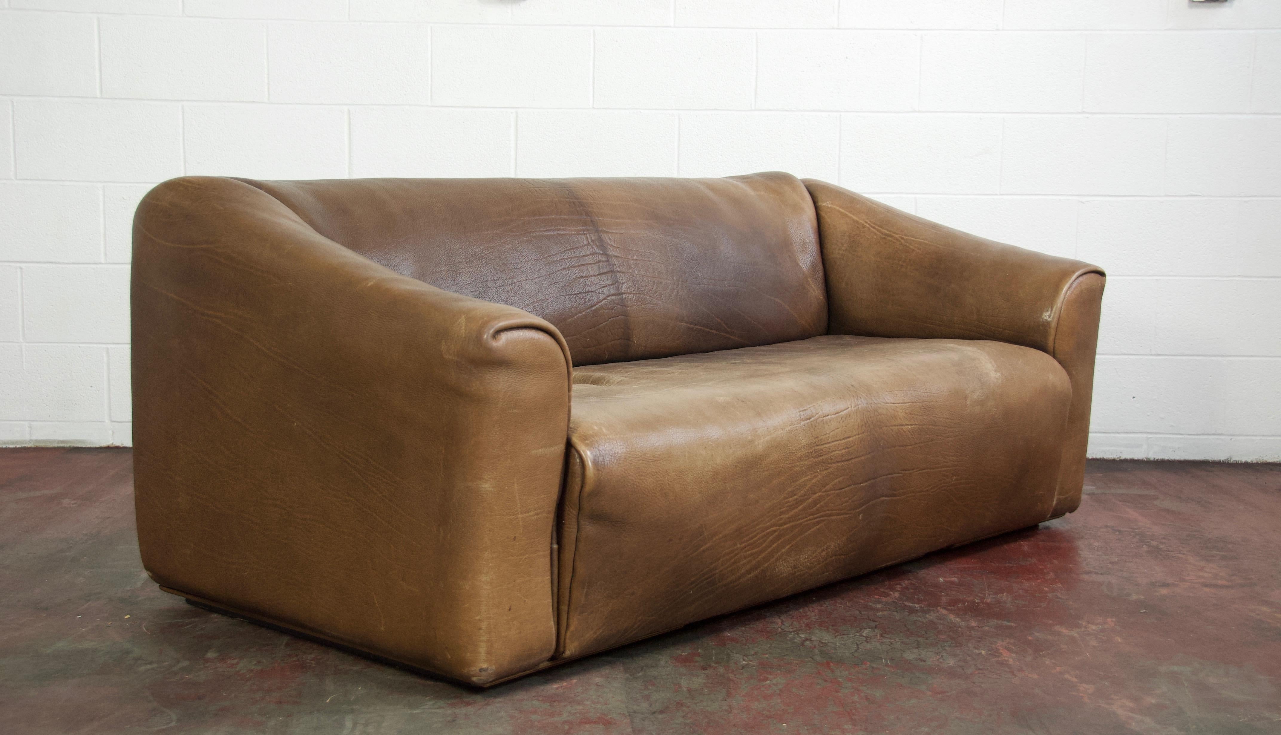 Mid-Century Modern Pair of De Sede DS 47 Leather Sofa For Sale