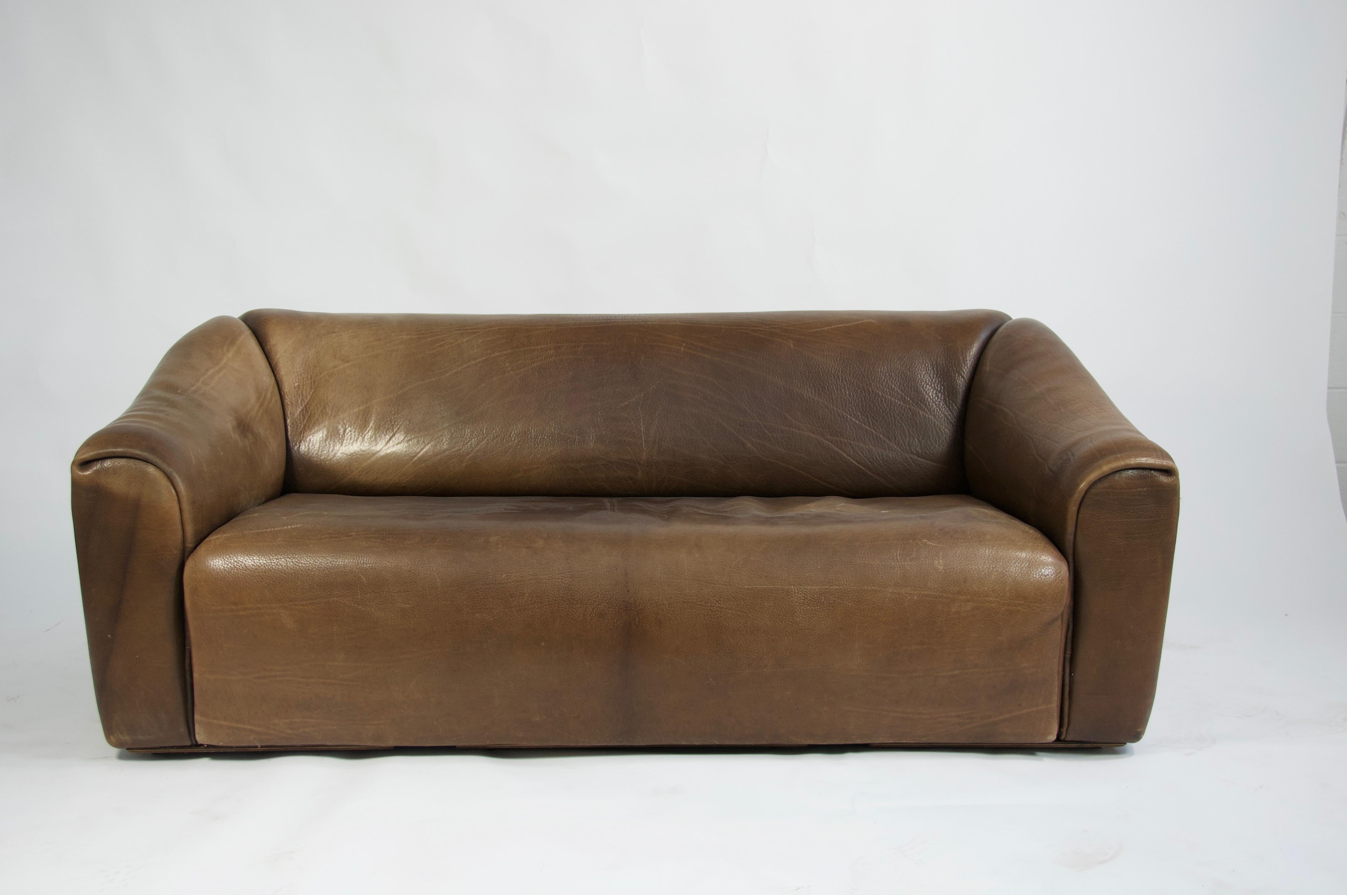 Pair of De Sede DS 47 Leather Sofa In Good Condition For Sale In Turners Falls, MA