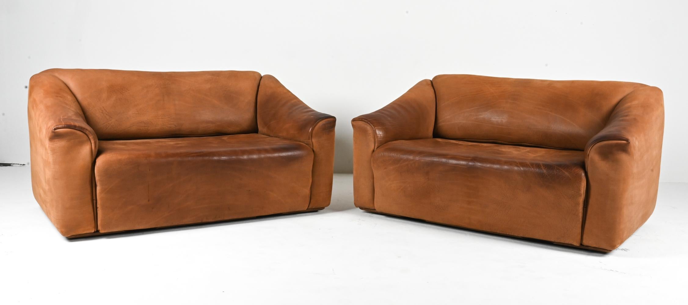 Swiss Pair of De Sede DS-47 Two-Seat Sofas in Nubuck Leather, c. 1970's For Sale