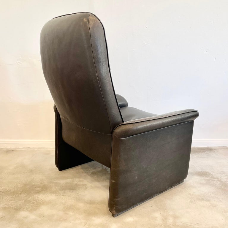 Pair of De Sede DS-50 Black Leather Recliner Chairs, 1970s Switzerland In Good Condition For Sale In Los Angeles, CA