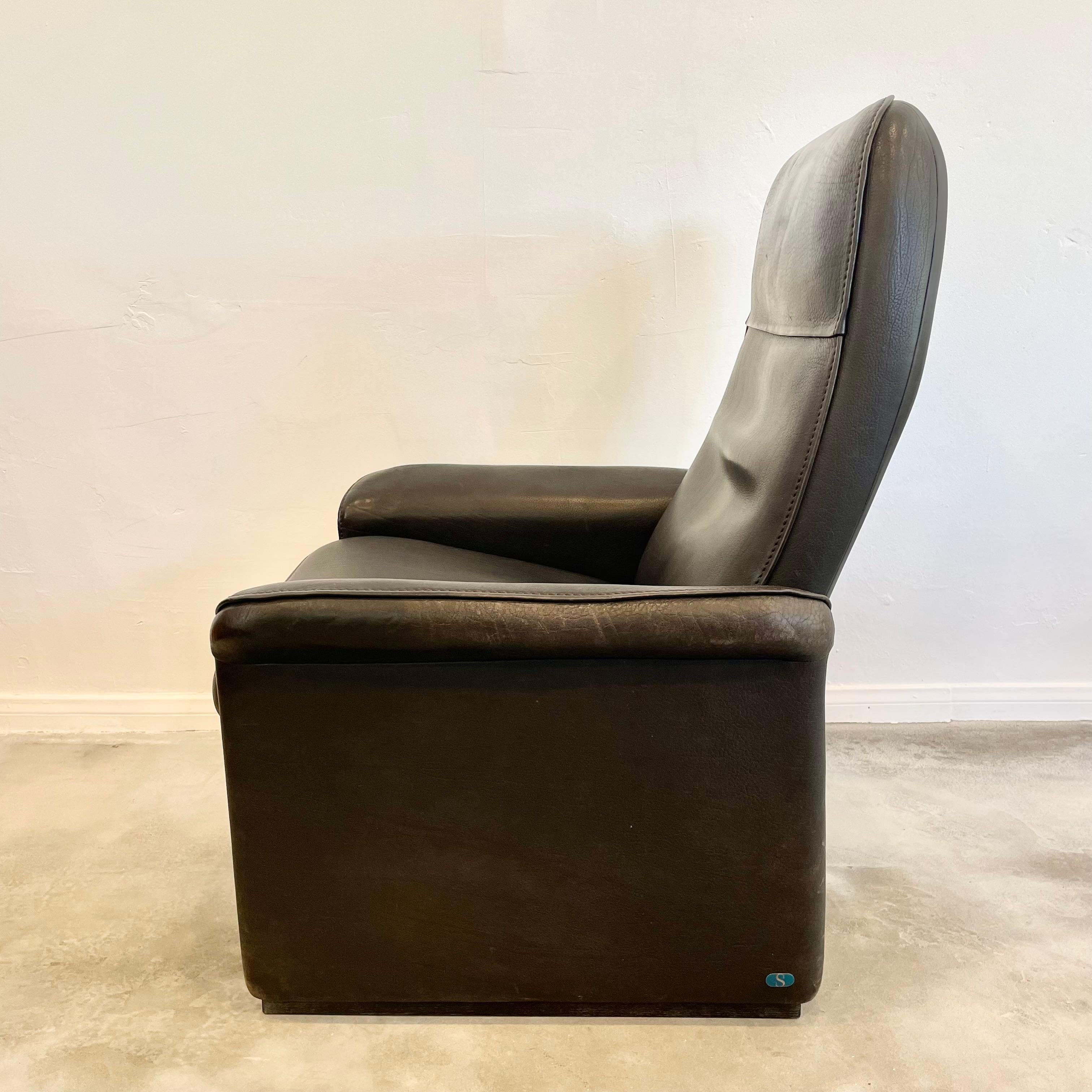 Pair of De Sede DS-50 Black Leather Recliner Chairs, 1970s Switzerland For Sale 1