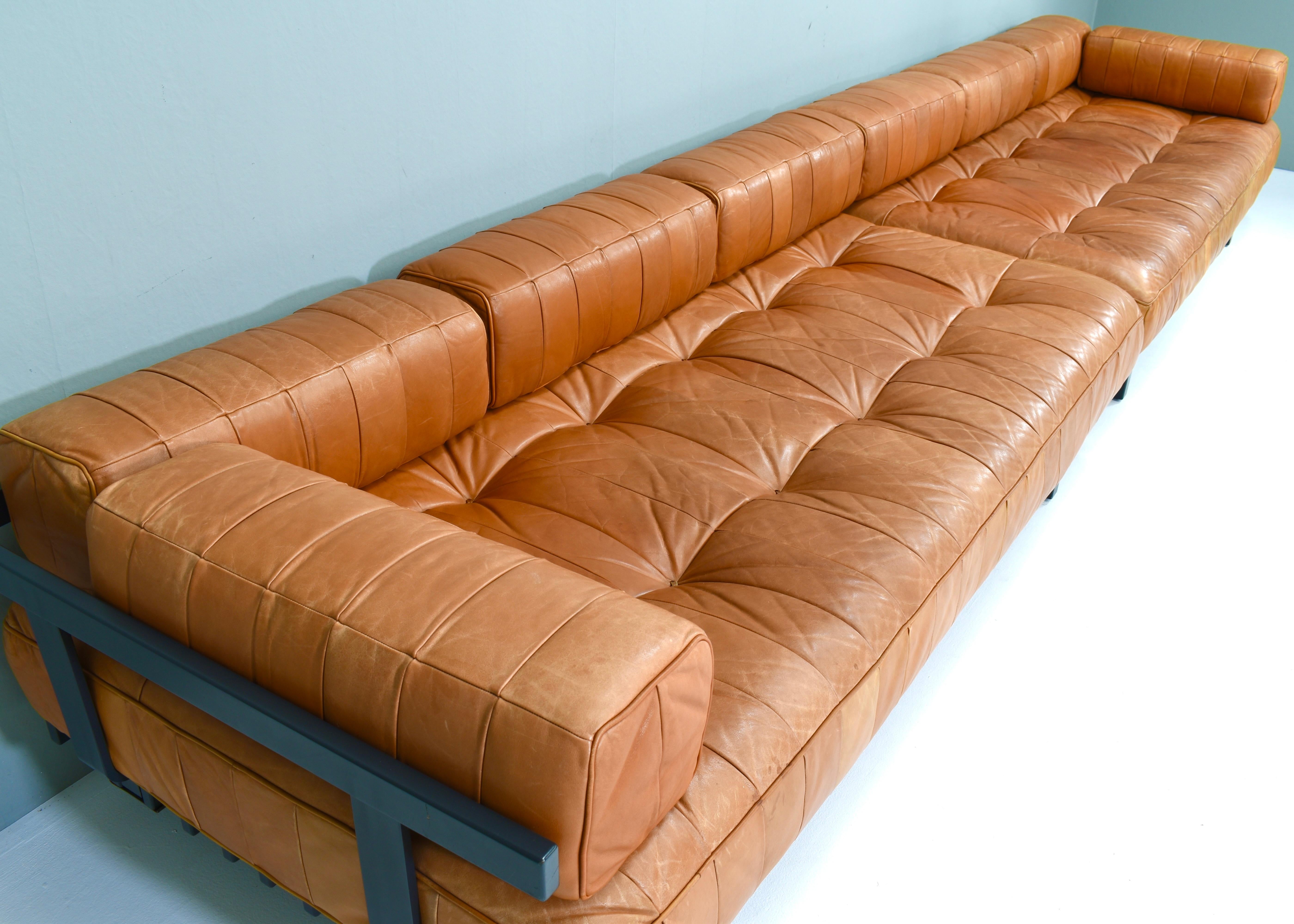 Pareja de sofás-cama De Sede DS80 en piel color coñac - Suiza, años 70 en venta 5