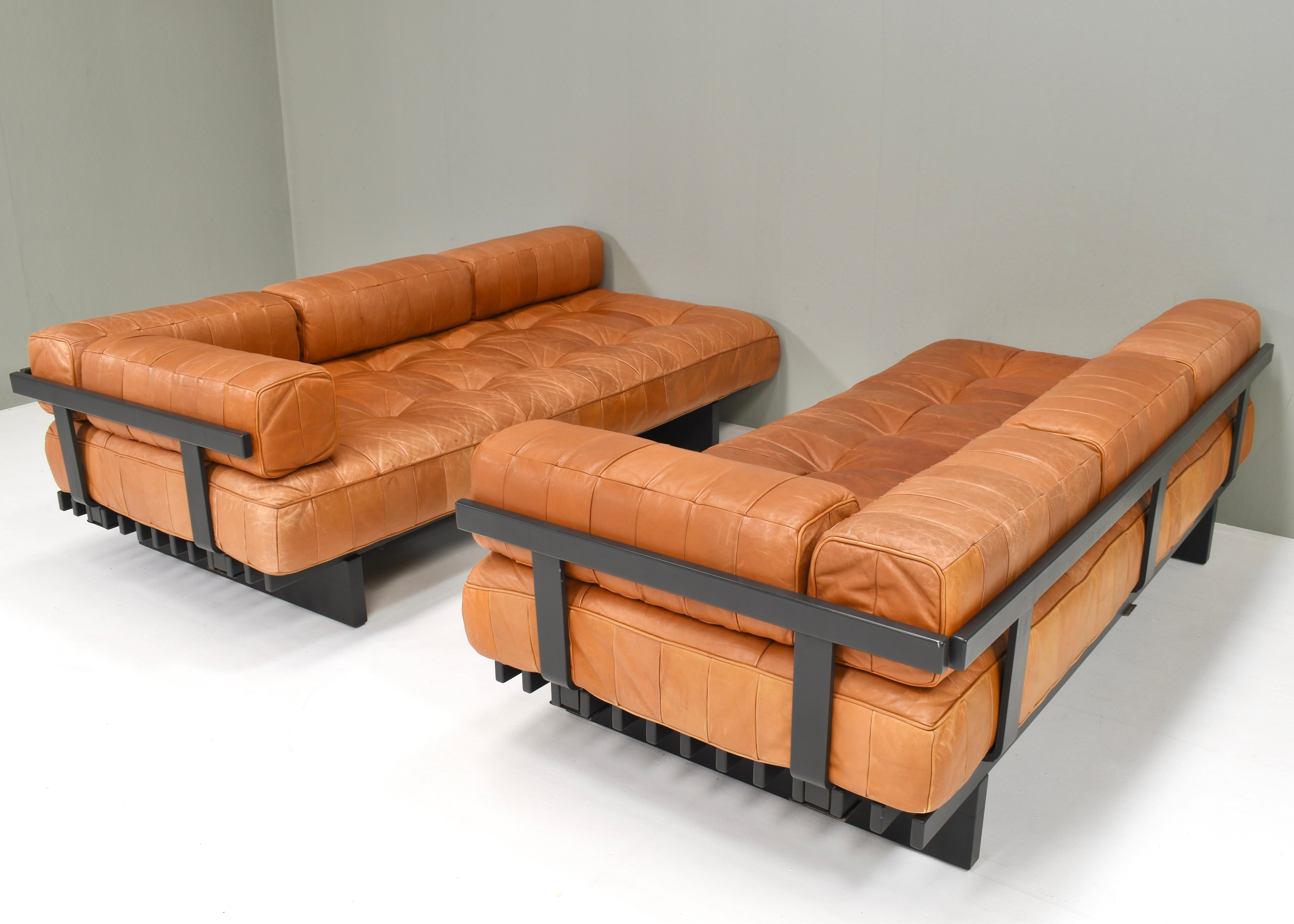 Pareja de sofás-cama De Sede DS80 en piel color coñac - Suiza, años 70 en venta 11