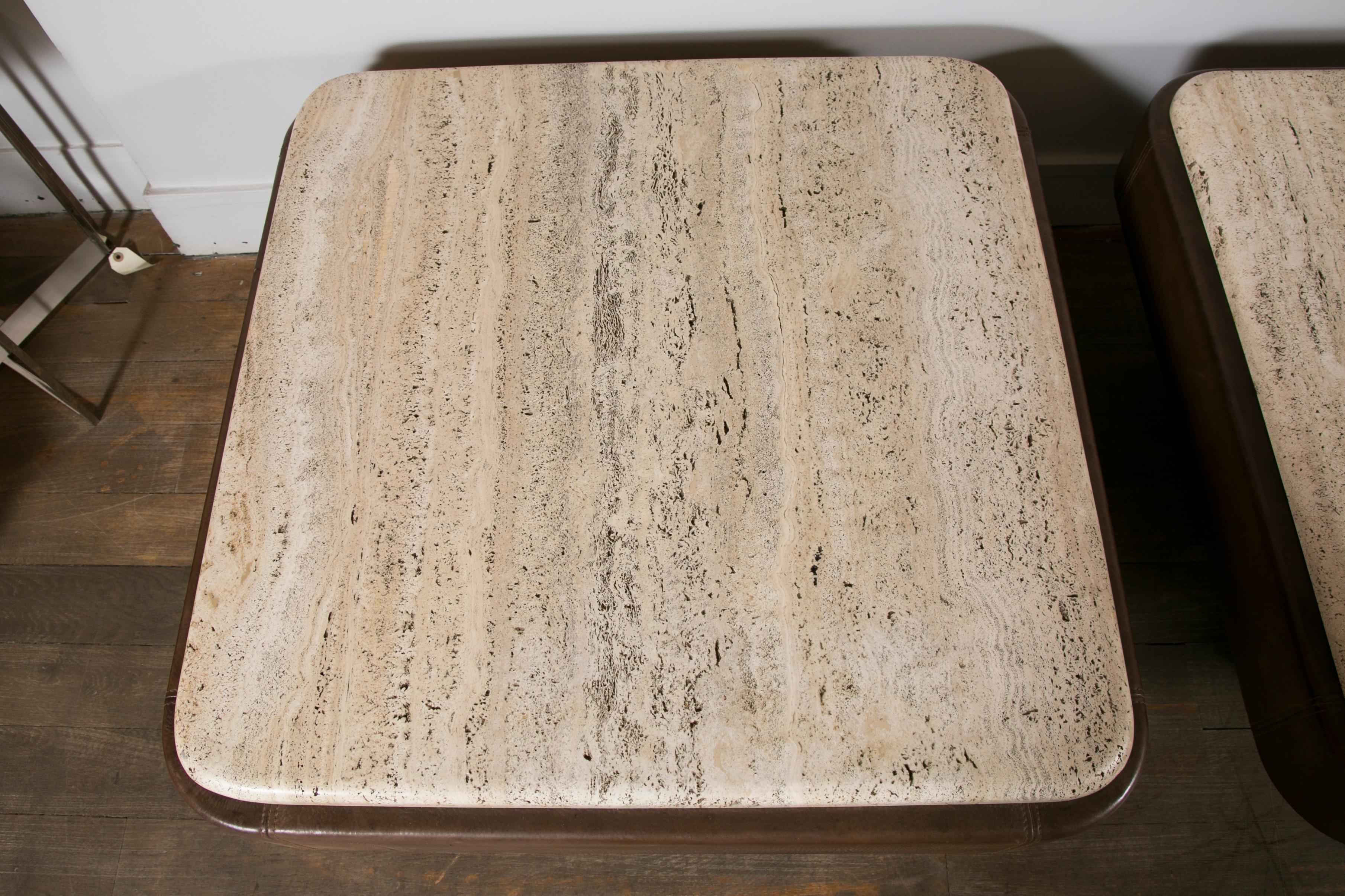 Pair of De Sede Leather End Tables with Travertine Top In Excellent Condition In Paris, Ile-de-France