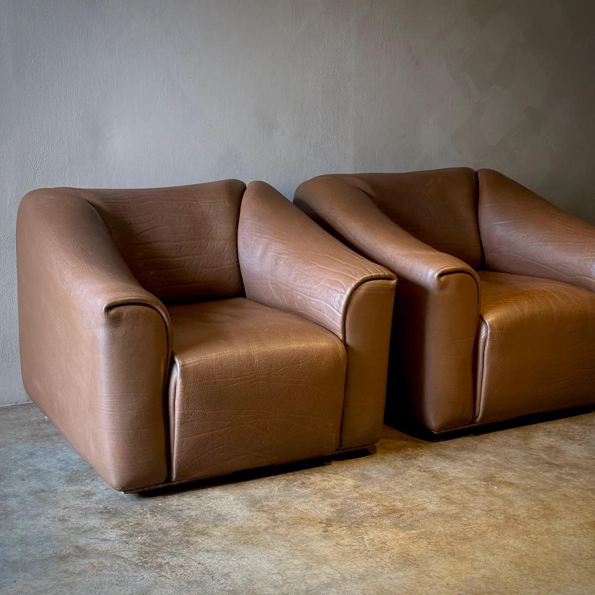 Paar De Sede-Loungesessel mit Ottomane (Ende des 20. Jahrhunderts) im Angebot