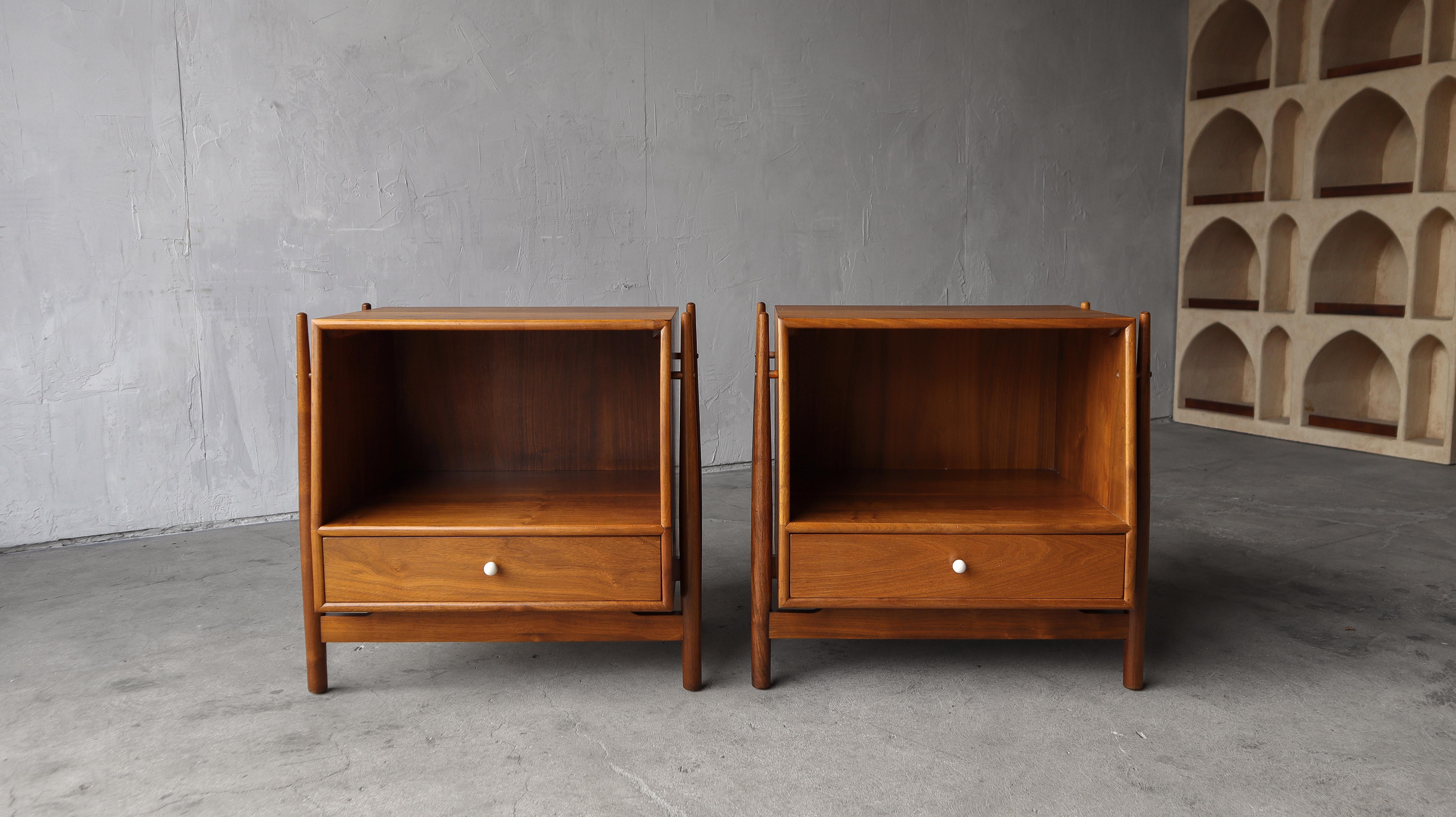 Mid-Century Modern Pair of Declaration Nightstands by Kipp Stewart for Drexel For Sale
