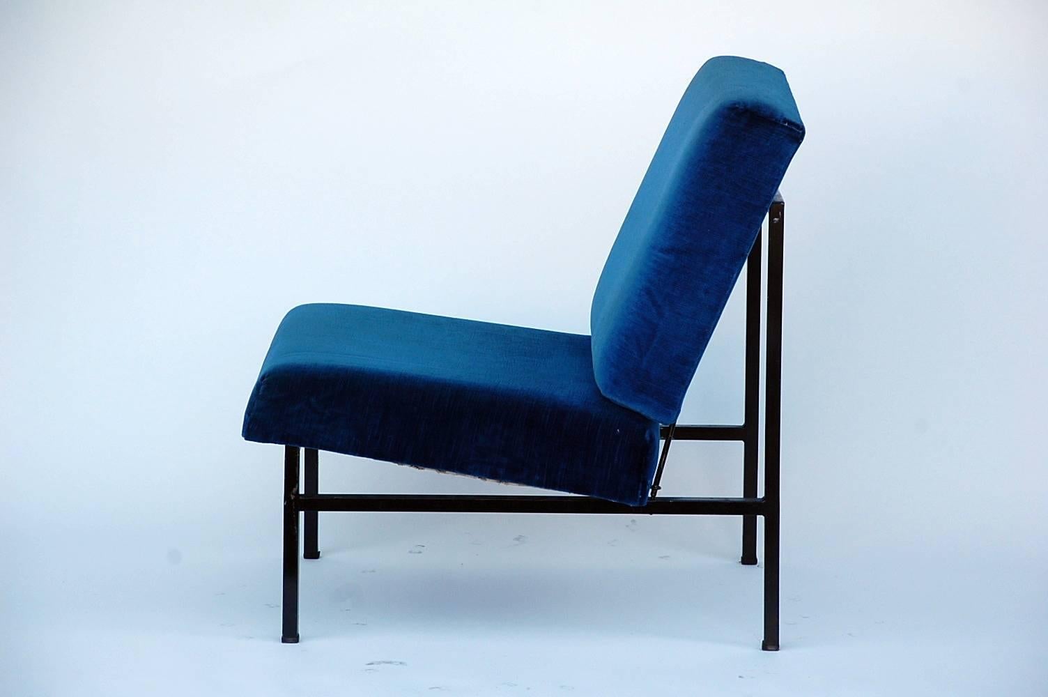 French Pair of 'Déclive' Velvet and Blackened Steel Slipper Chairs by Design Frères For Sale